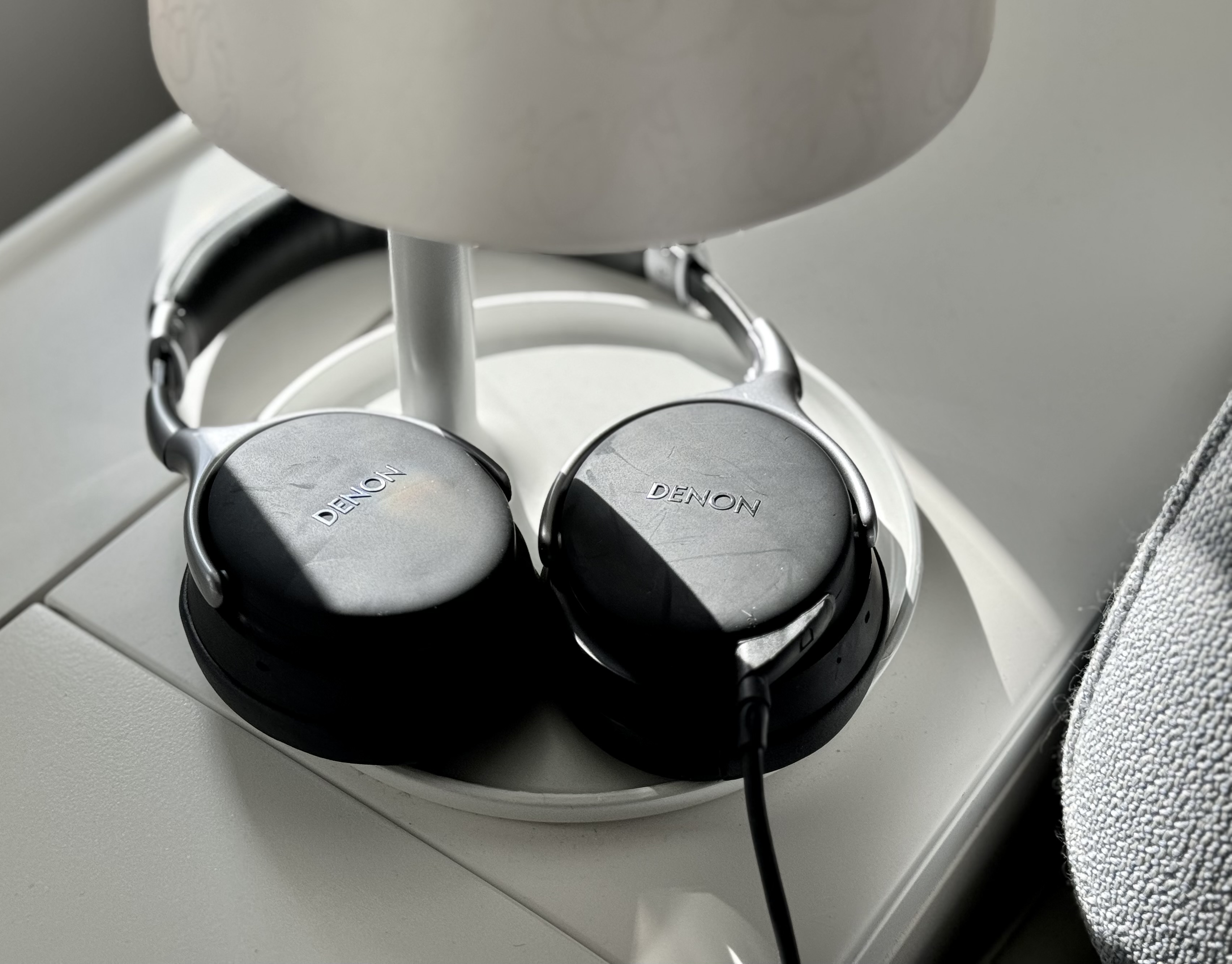 La Premiere Denon headset