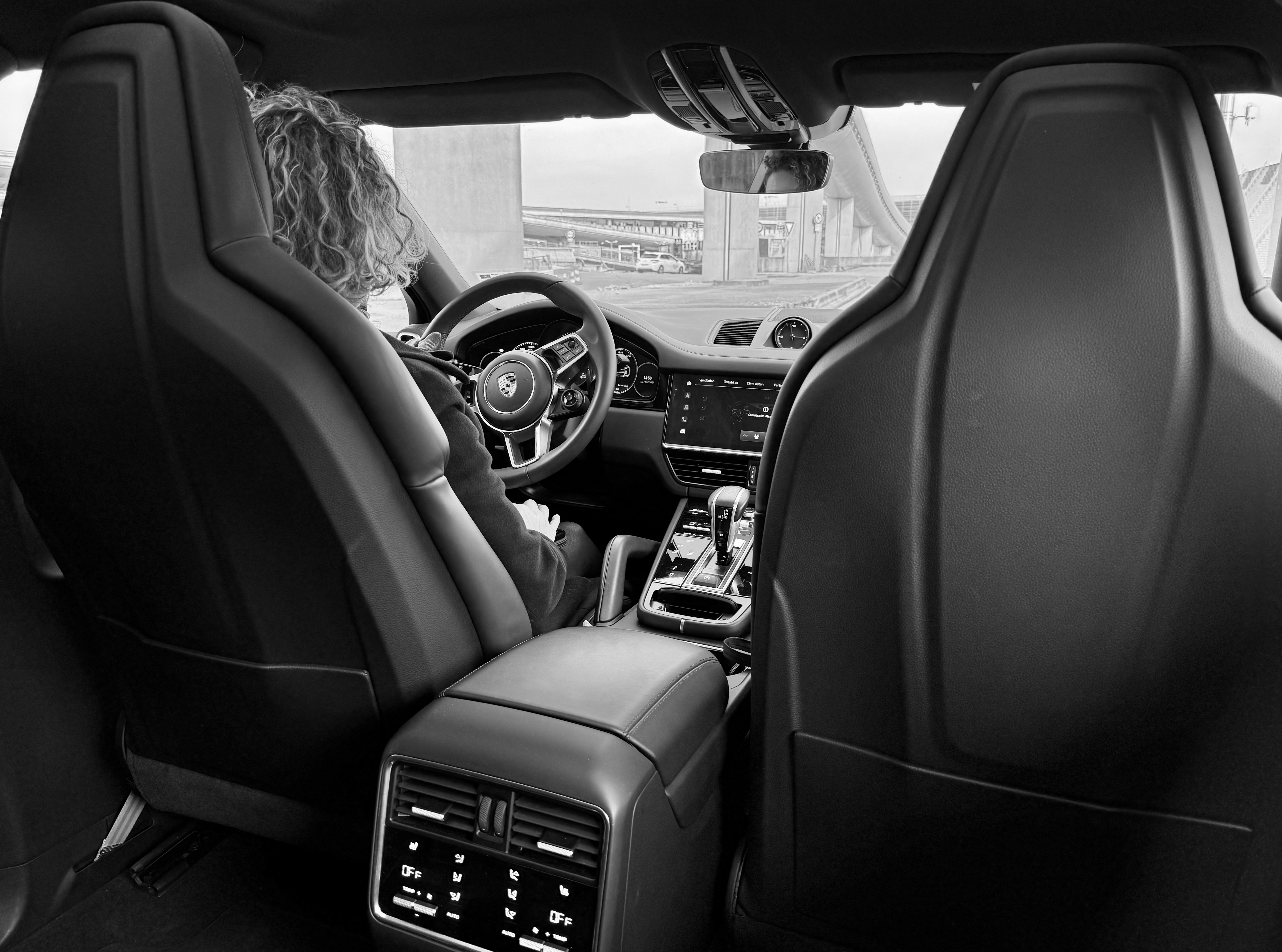 La Premiere Paris CDG Cayenne transfer