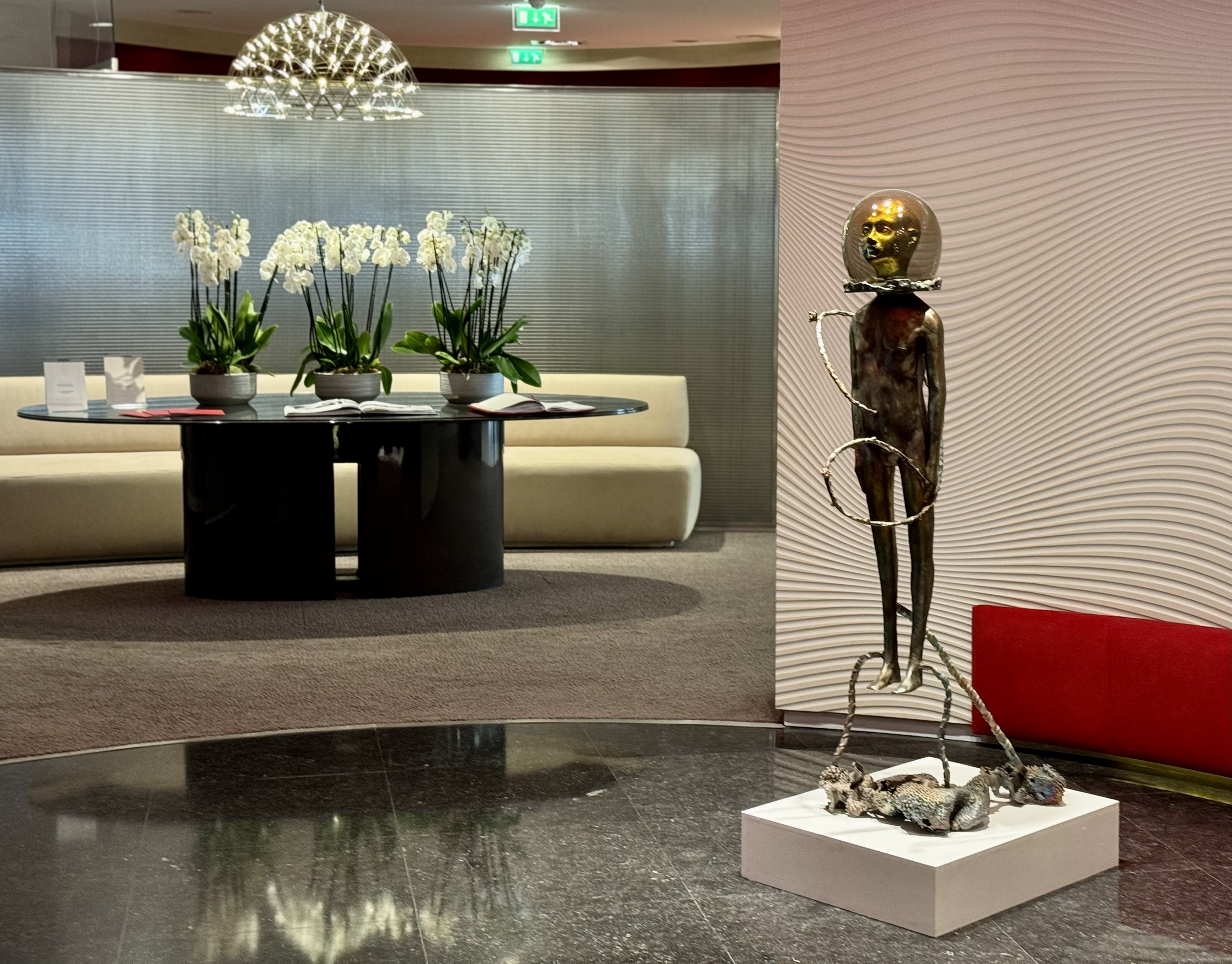 La Premiere Paris CDG lounge entrance