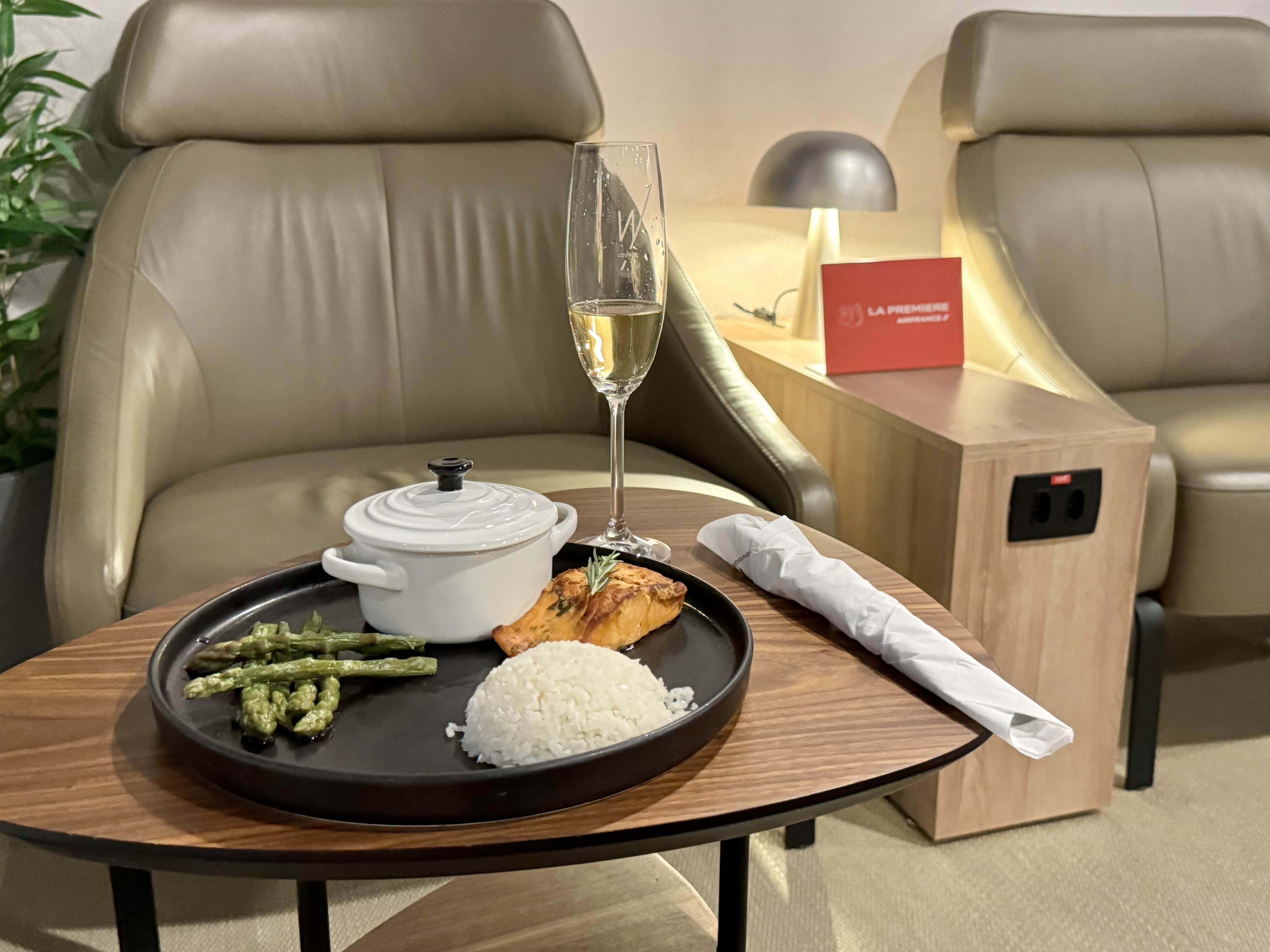 La Premiere Sao Paulo GRU W Premium Lounge food