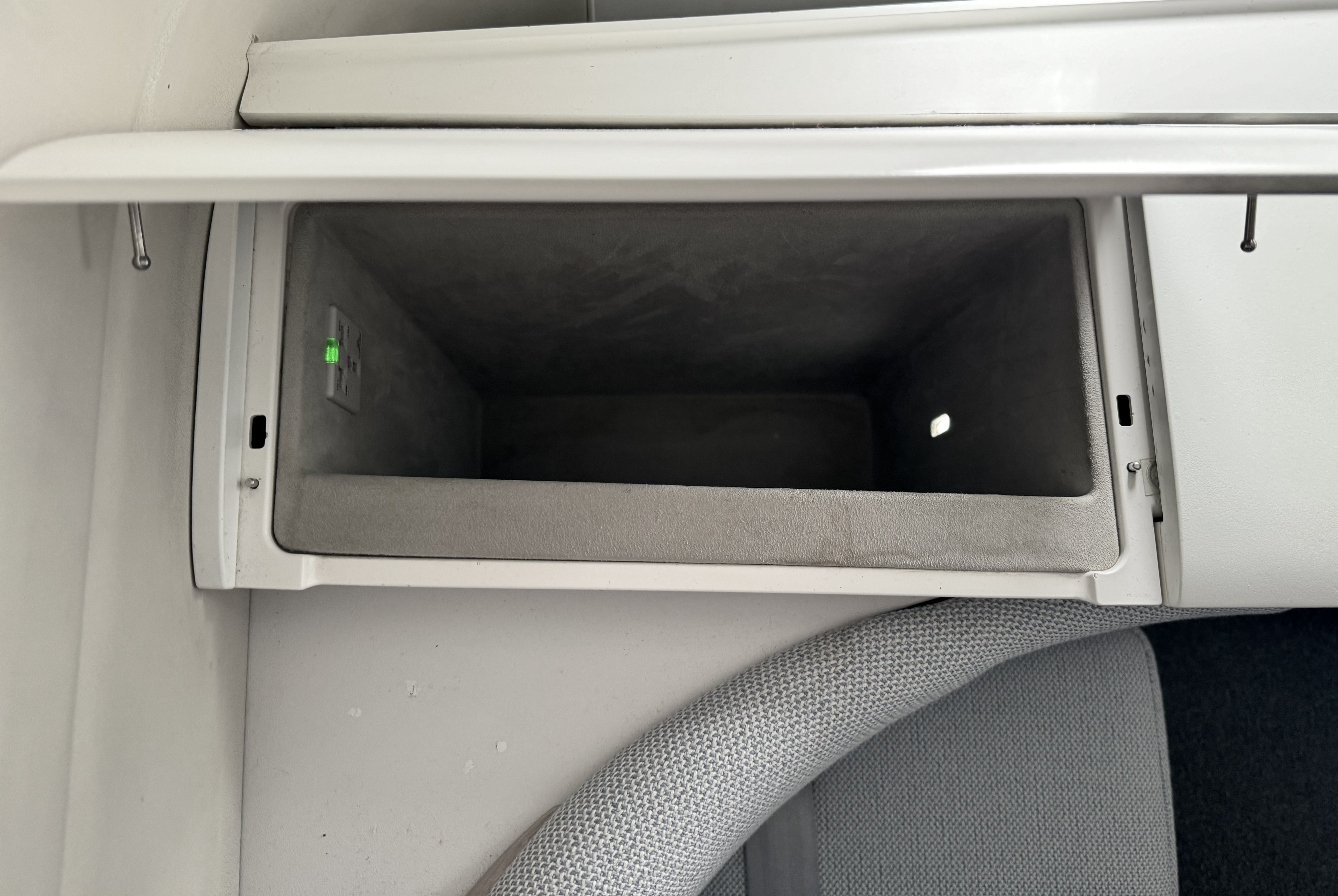 La Premiere seat storage 