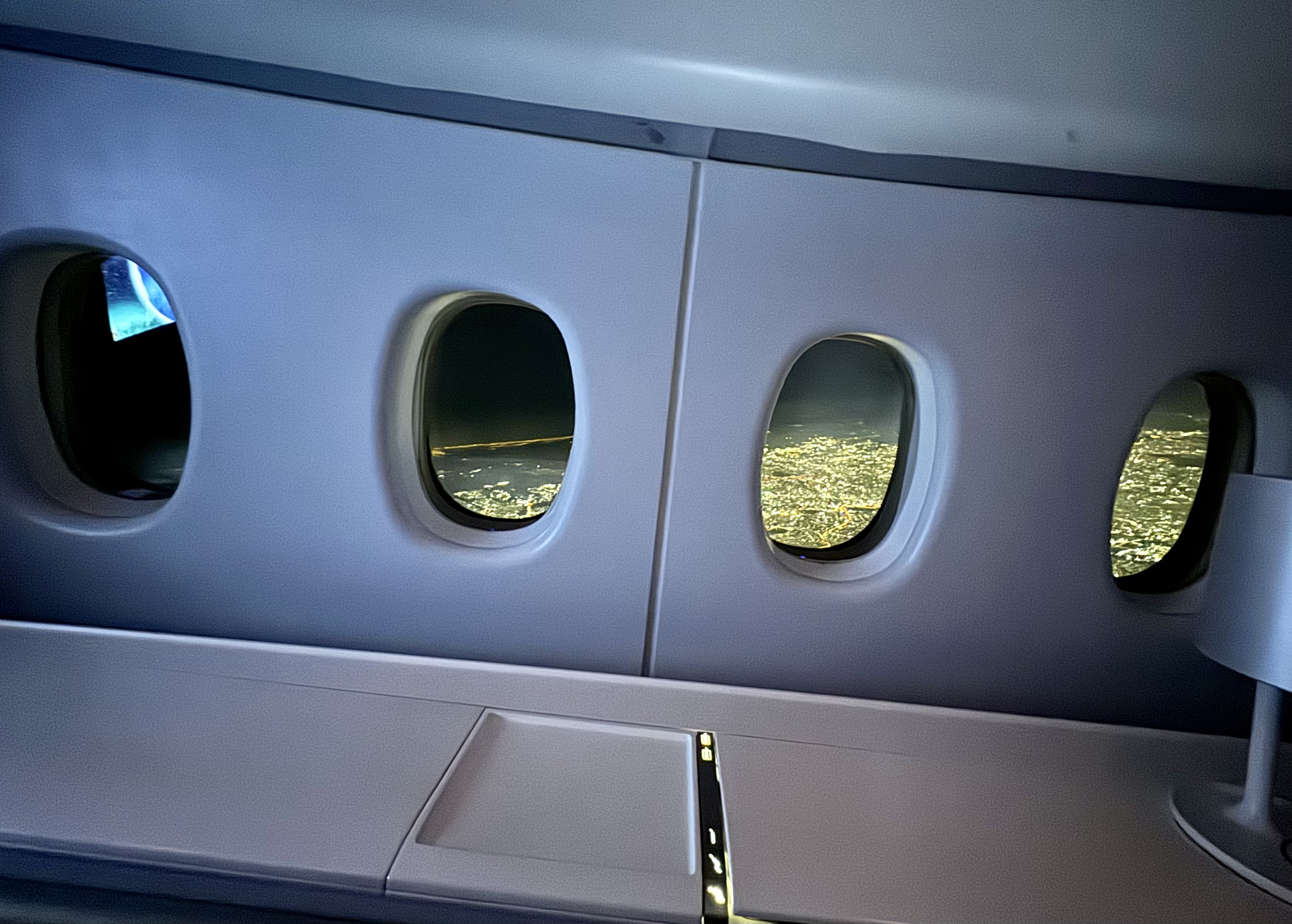 La Premiere seat windows at take off