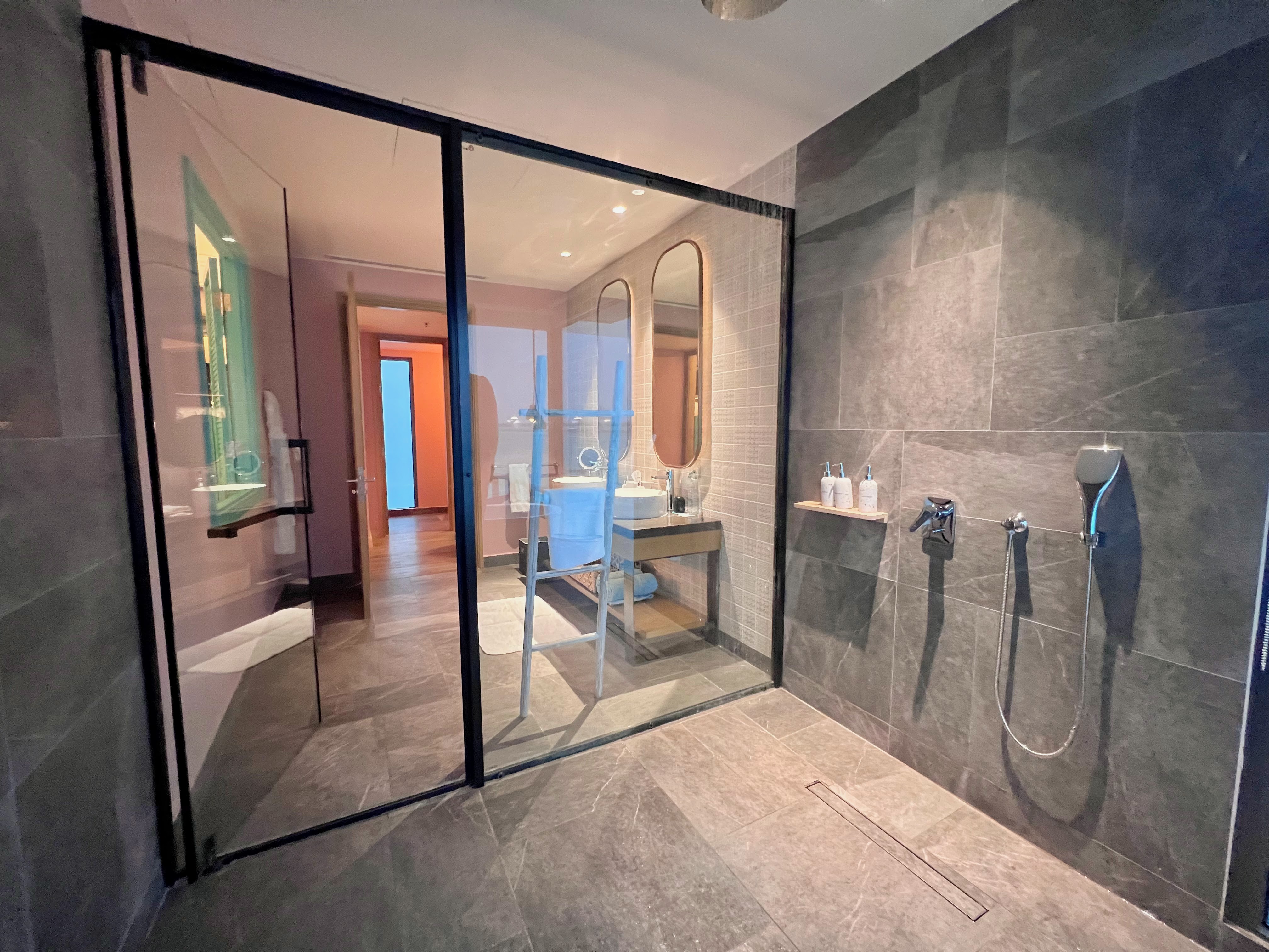 Le Meridien Maldives overwater villa shower