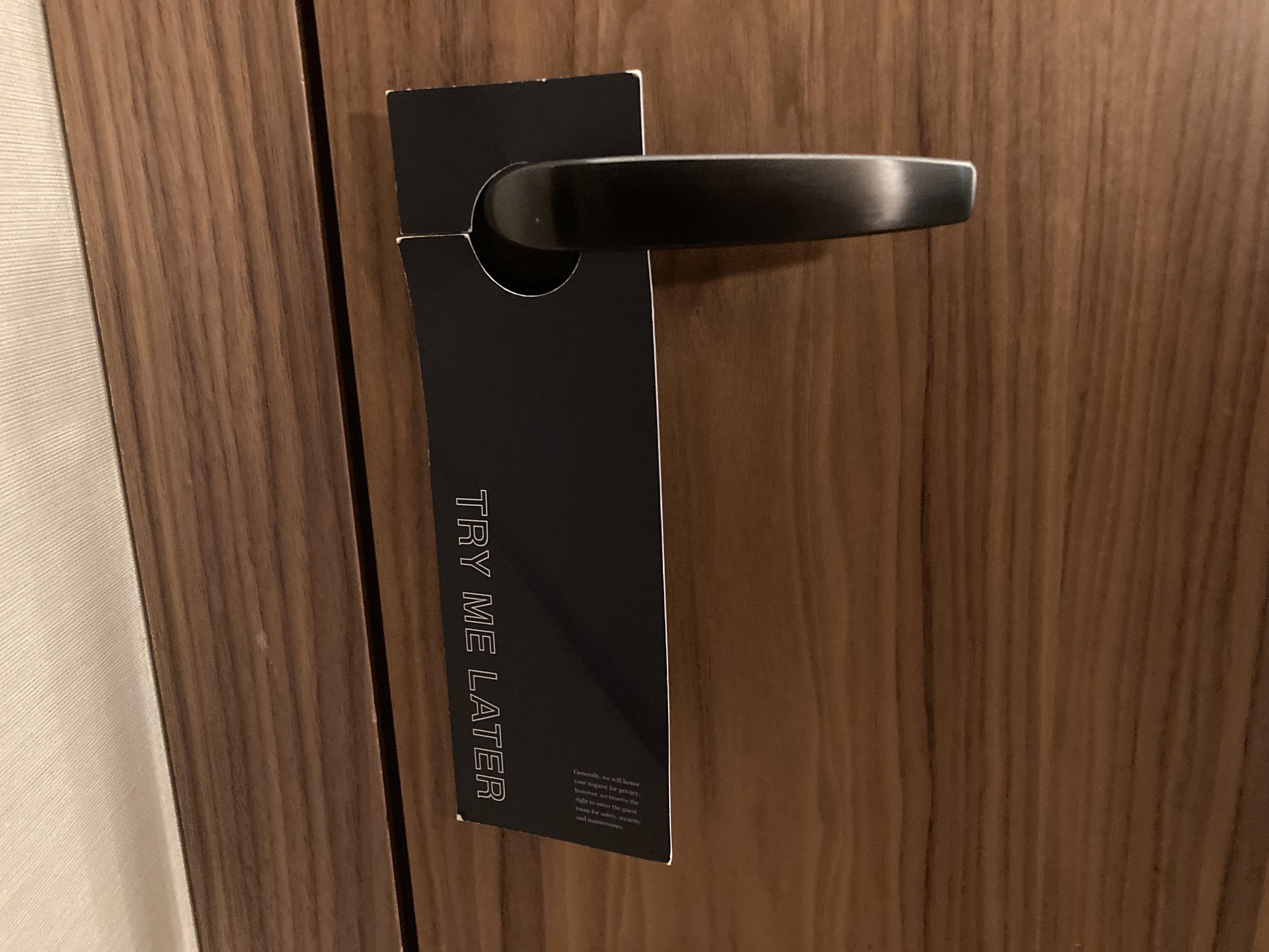 Renaissance Porto Lapa Hotel do not disturb sign