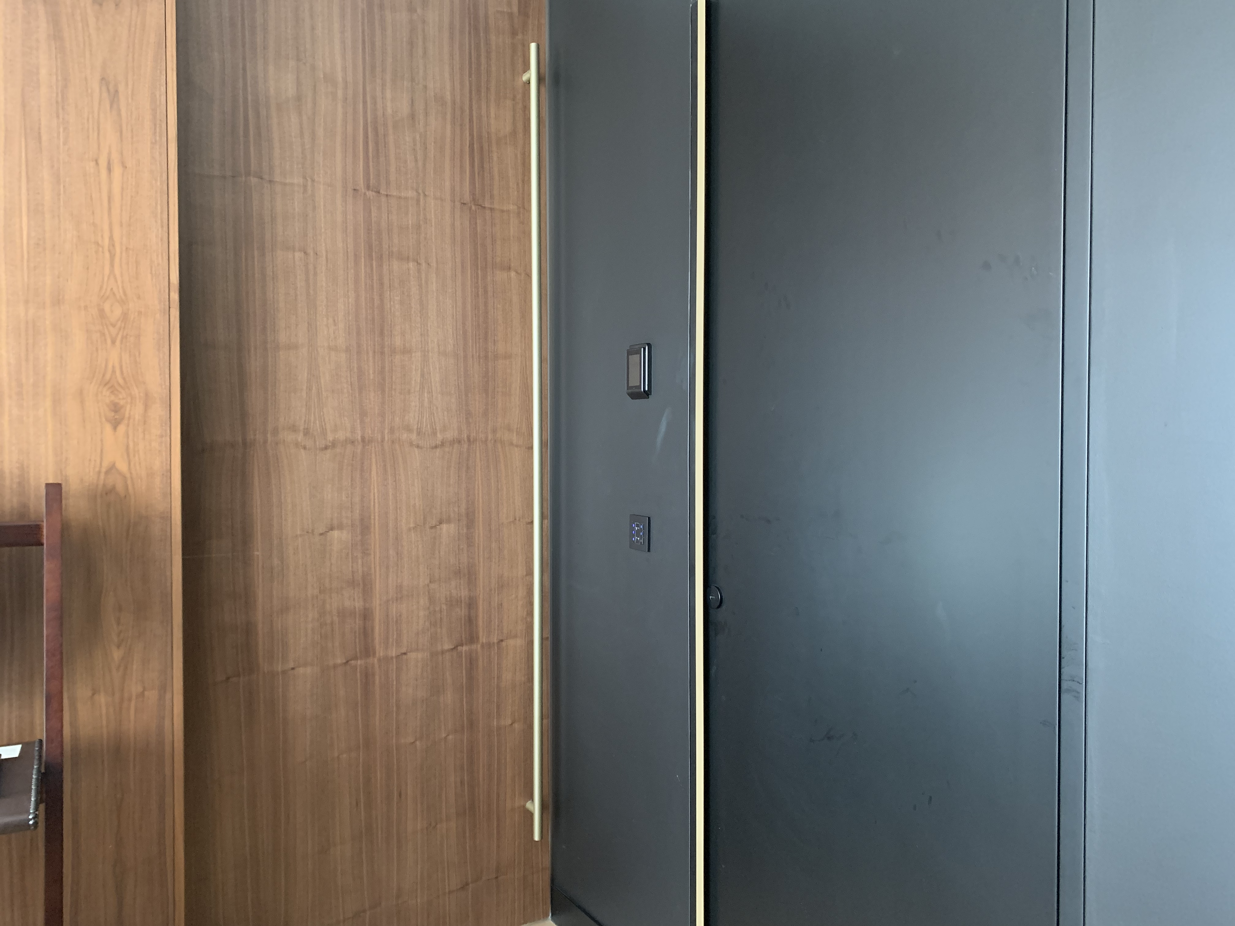 Renaissance Porto Lapa Hotel doors closed in bedroom