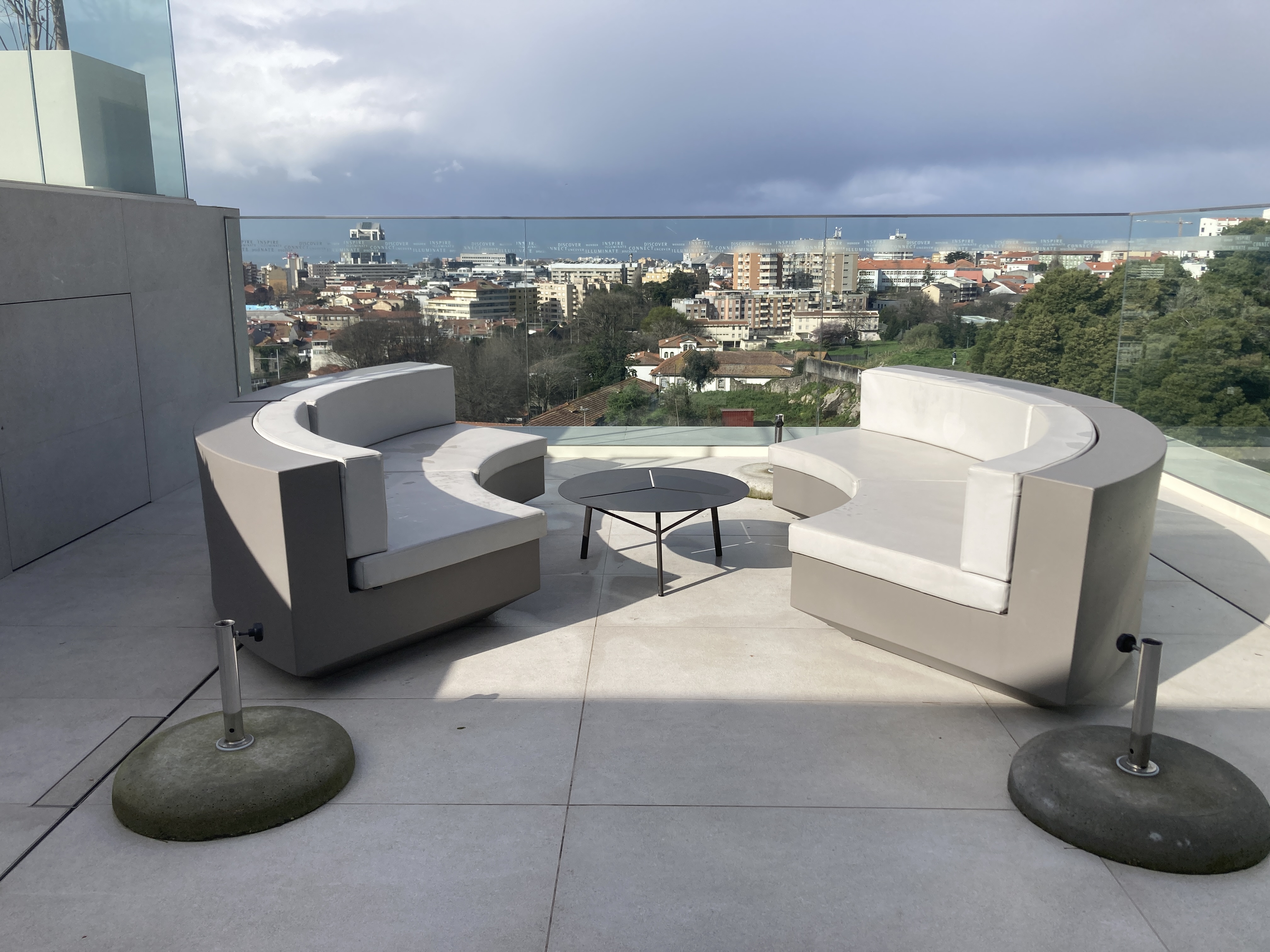 Renaissance Porto Lapa Hotel rooftop seating