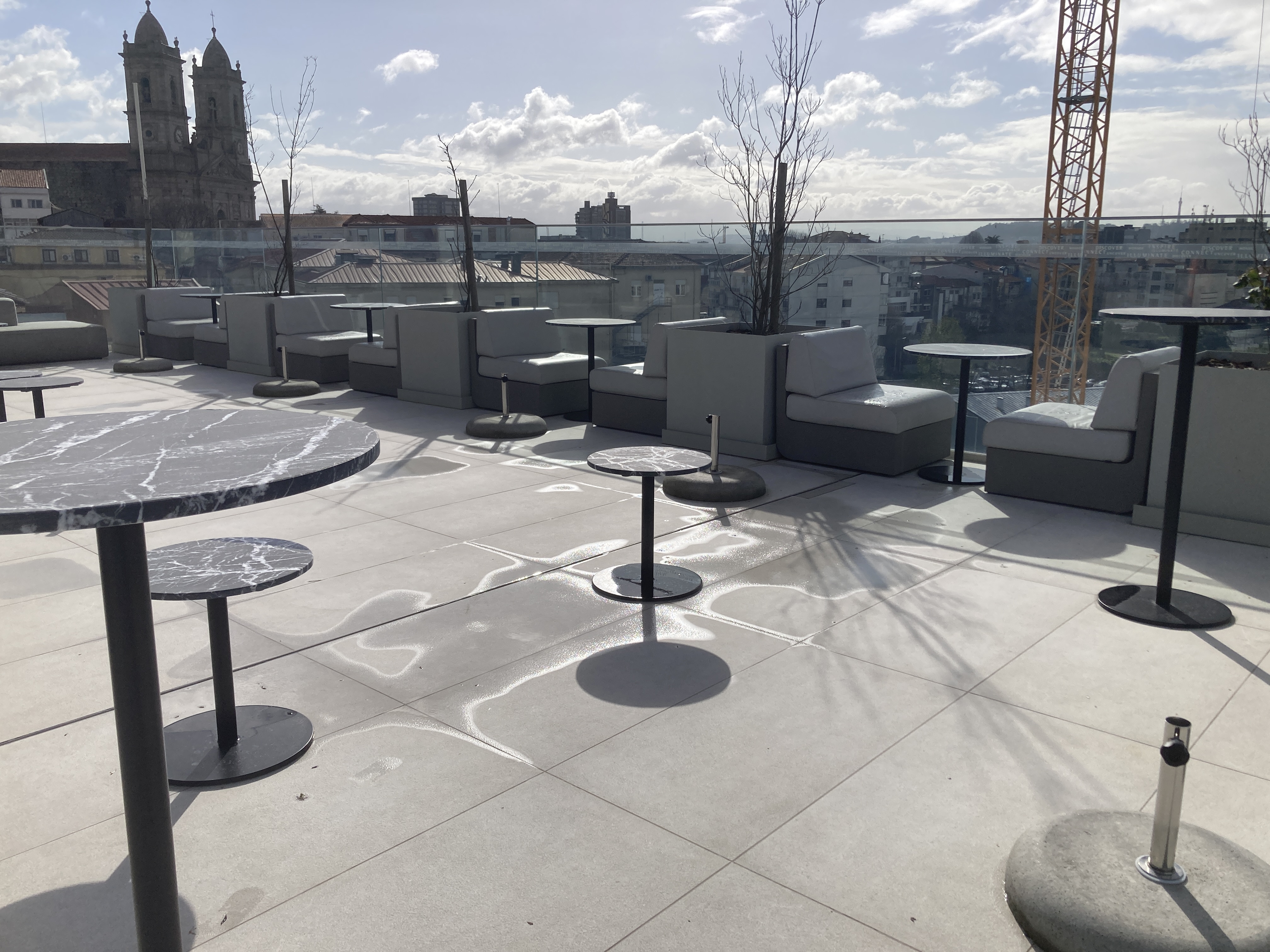 Renaissance Porto Lapa Hotel rooftop tables and chairs