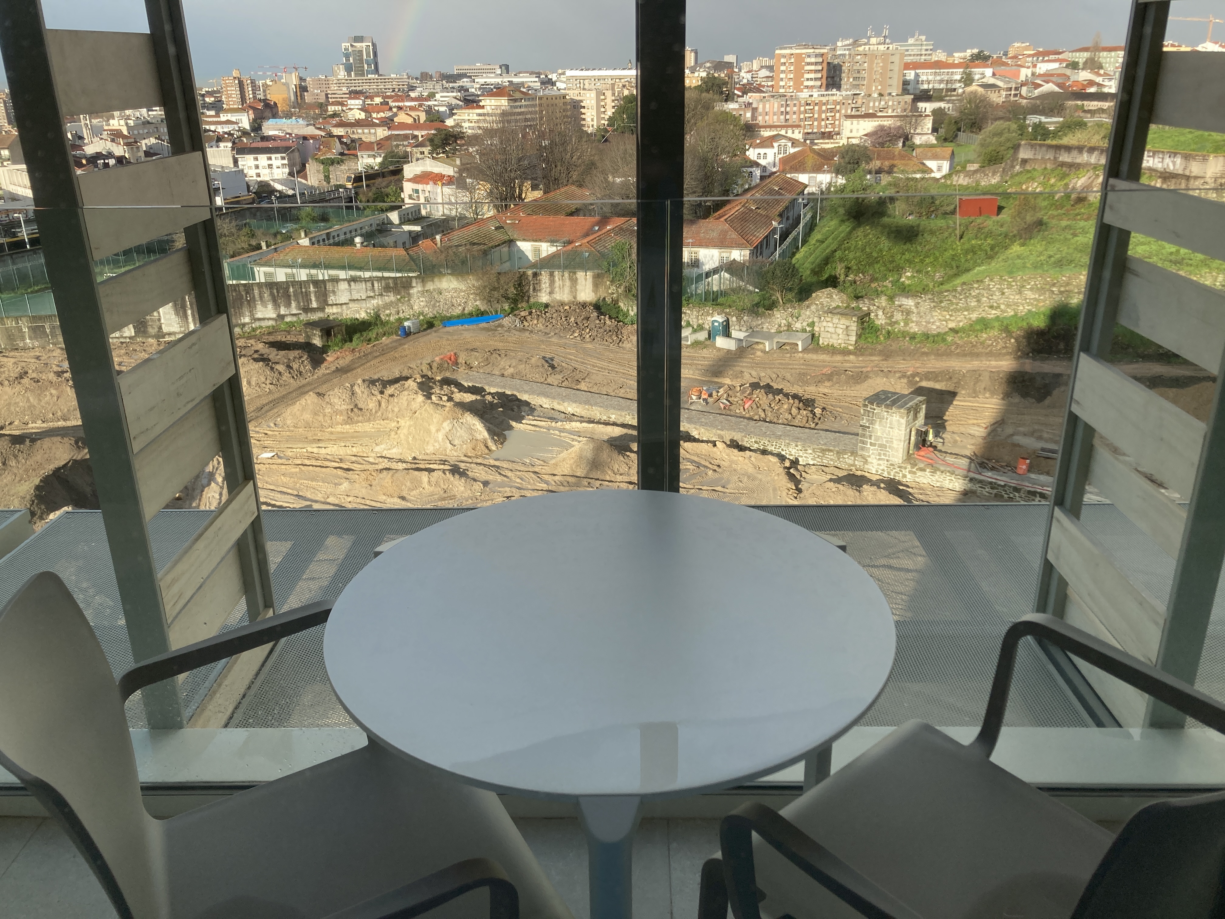 Renaissance Porto Lapa Hotel suite balocny table and chairs