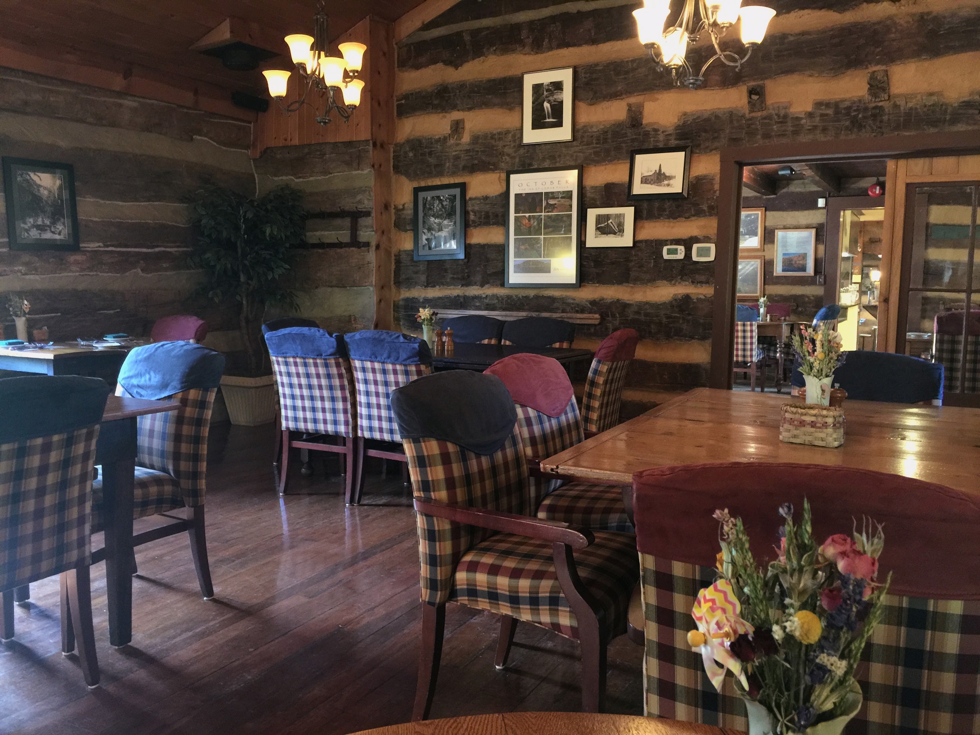 Restaurant at Inn and Spa at Cedar Falls Restaurant at Inn and Spa at Cedar Falls