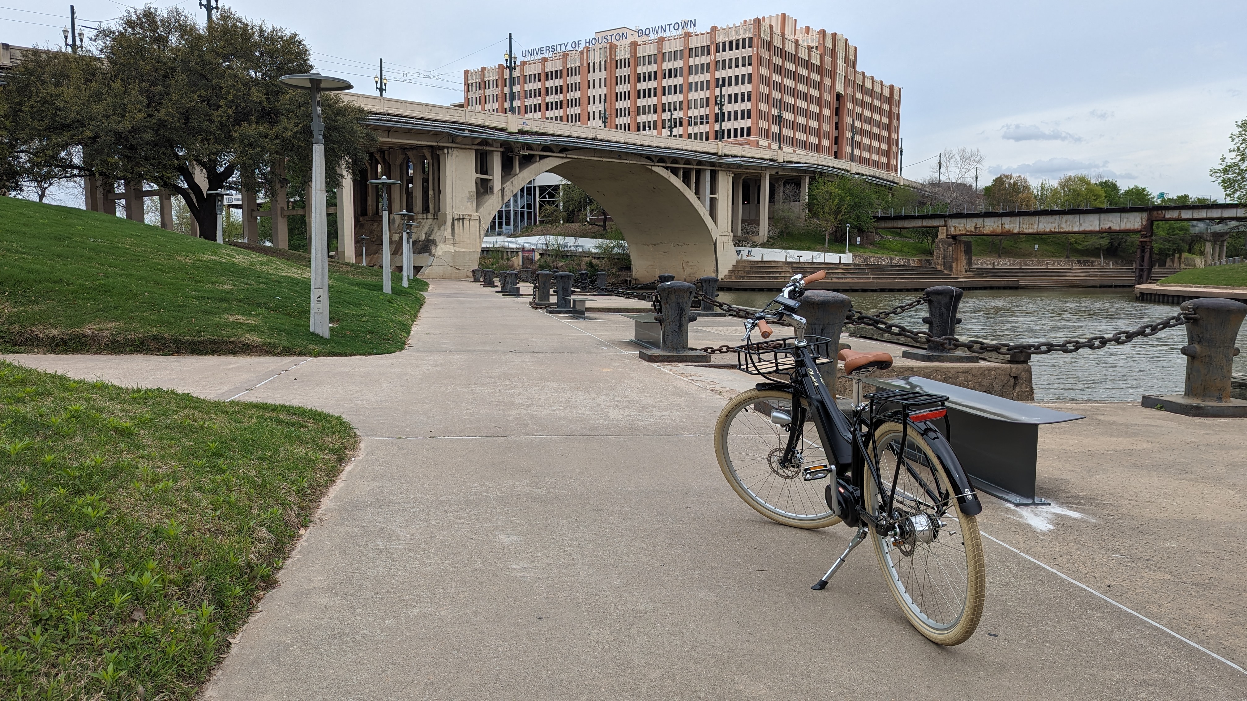 Thompson Houston Buffalo Bayou bike trail Bluebird house bikes Thompson Houston Buffalo Bayou bike trail Bluebird house bikes