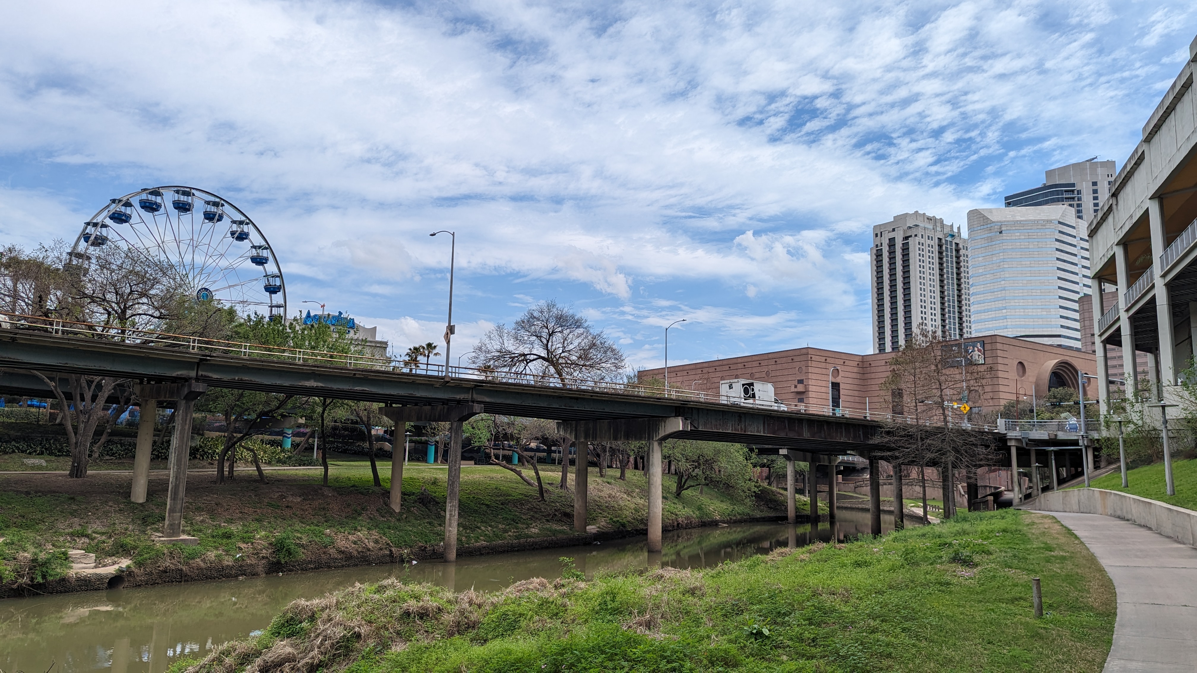 Thompson Houston Buffalo Bayou bike trail Houston Aquarium Thompson Houston Buffalo Bayou bike trail Houston Aquarium