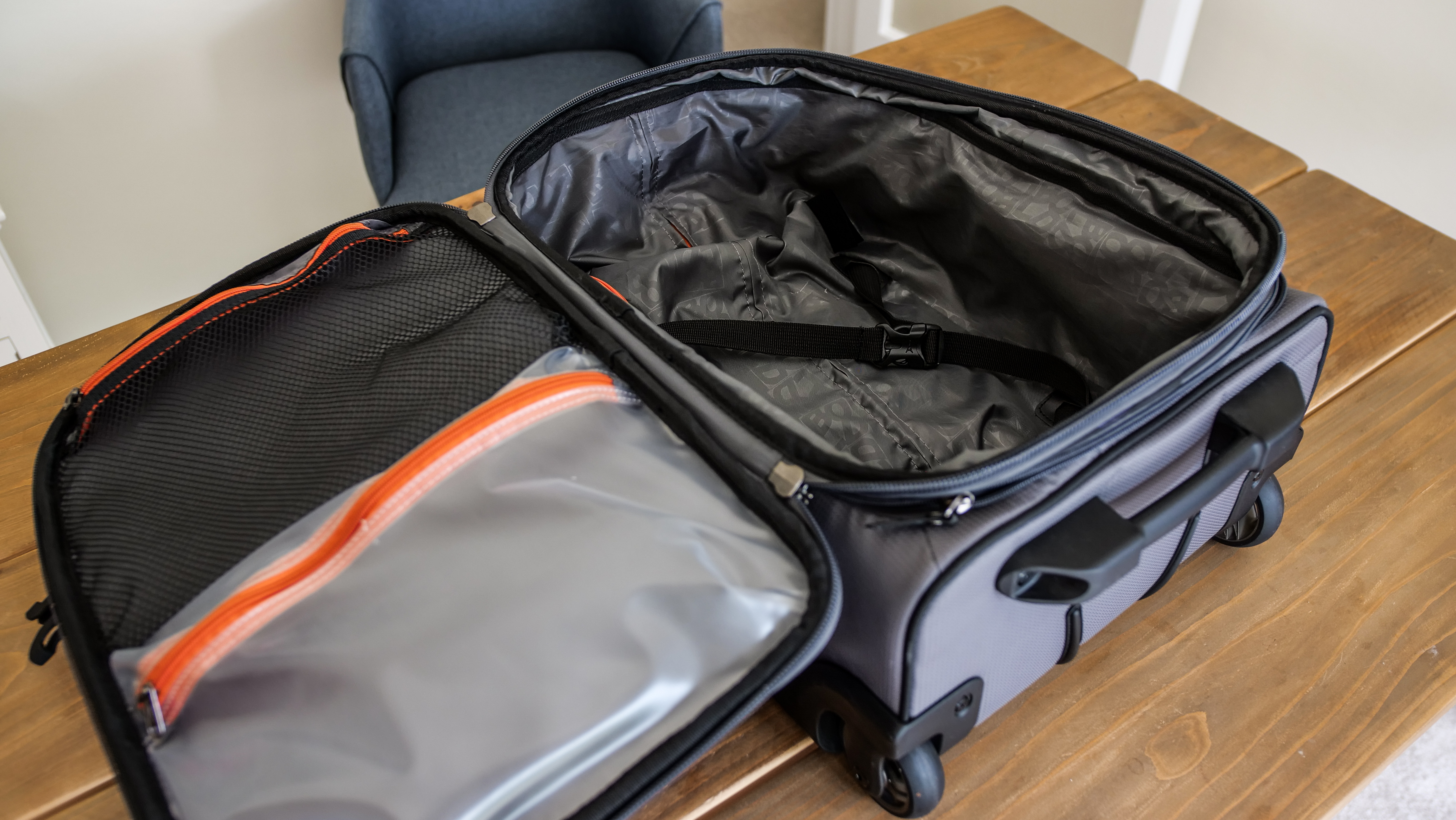 Travelpro Bold Softside Interior Compartments Travelpro Bold Softside Interior Compartments