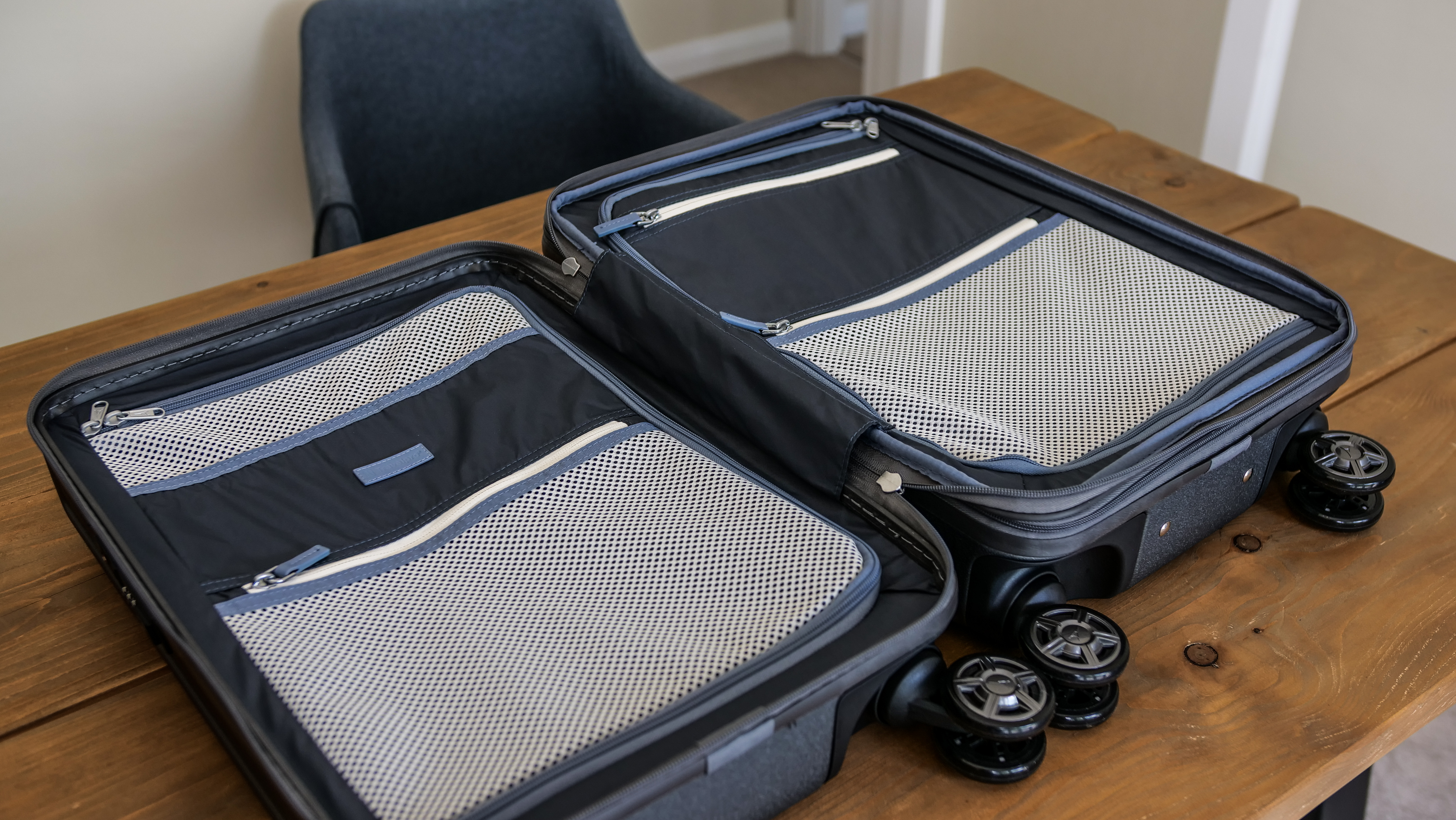 Travelpro Platinum Elite Hardside Interior Compartments