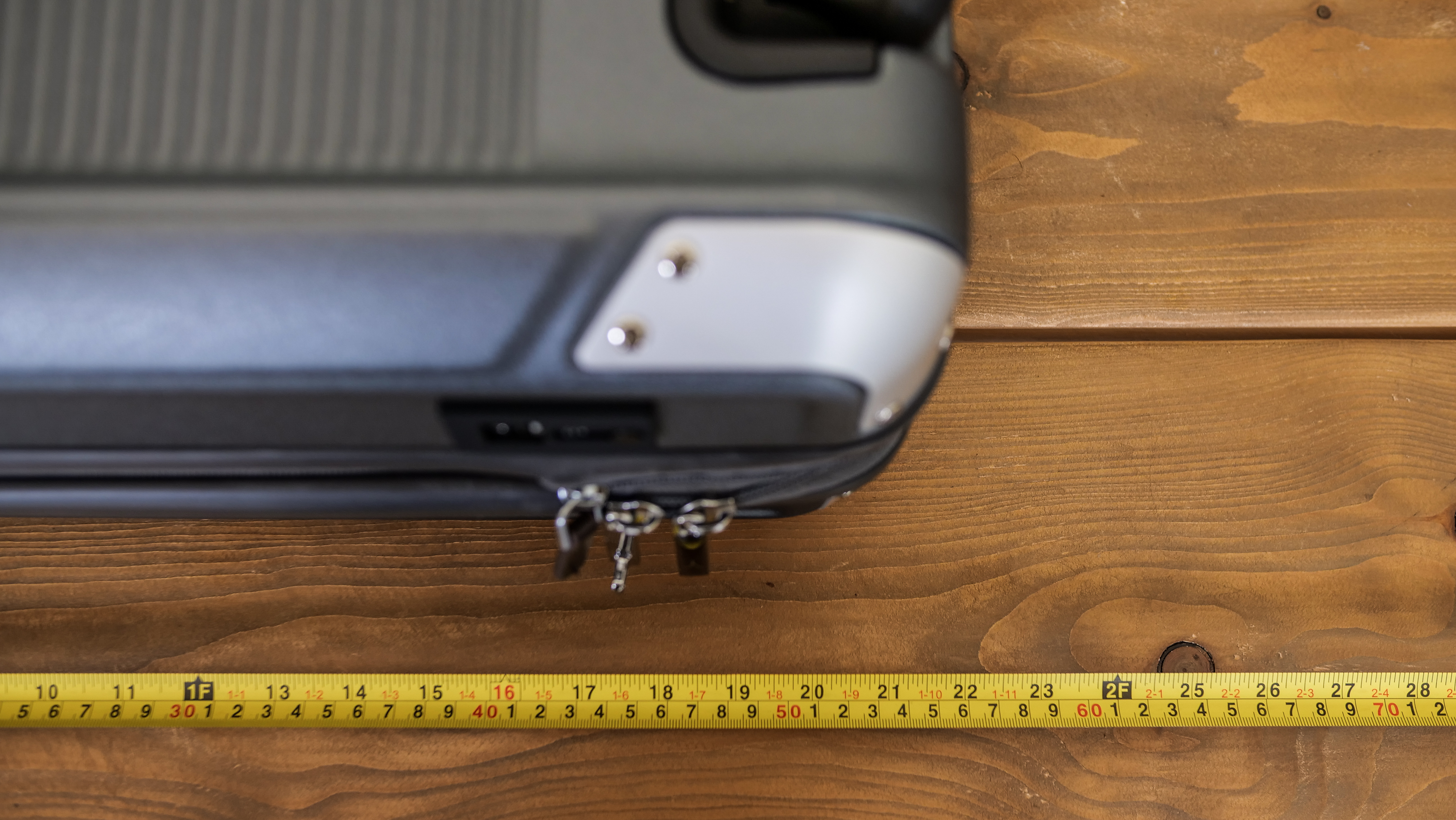 Travelpro Platinum Elite Hardside Size