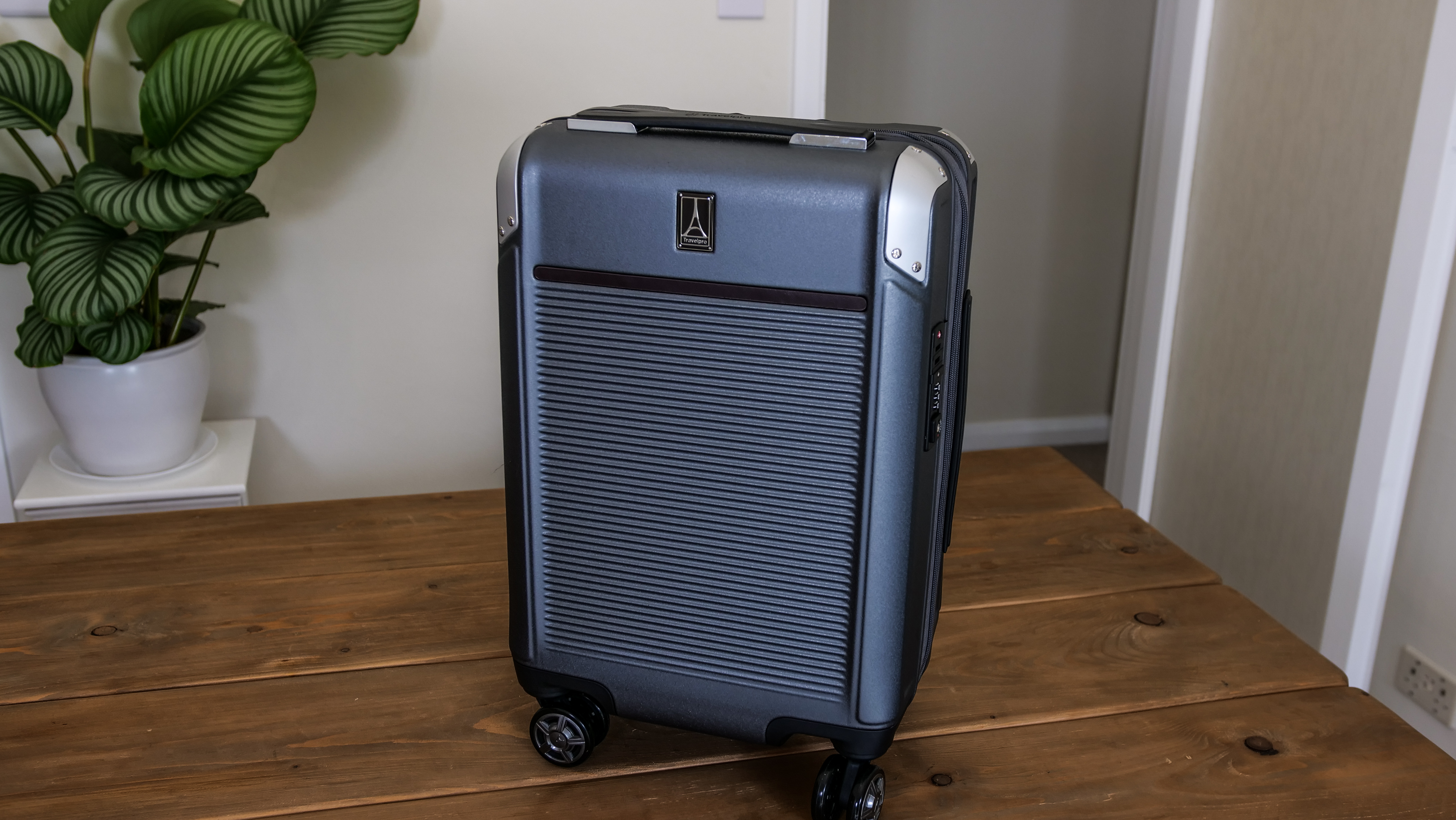 Travelpro Platinum Elite Hardside Style