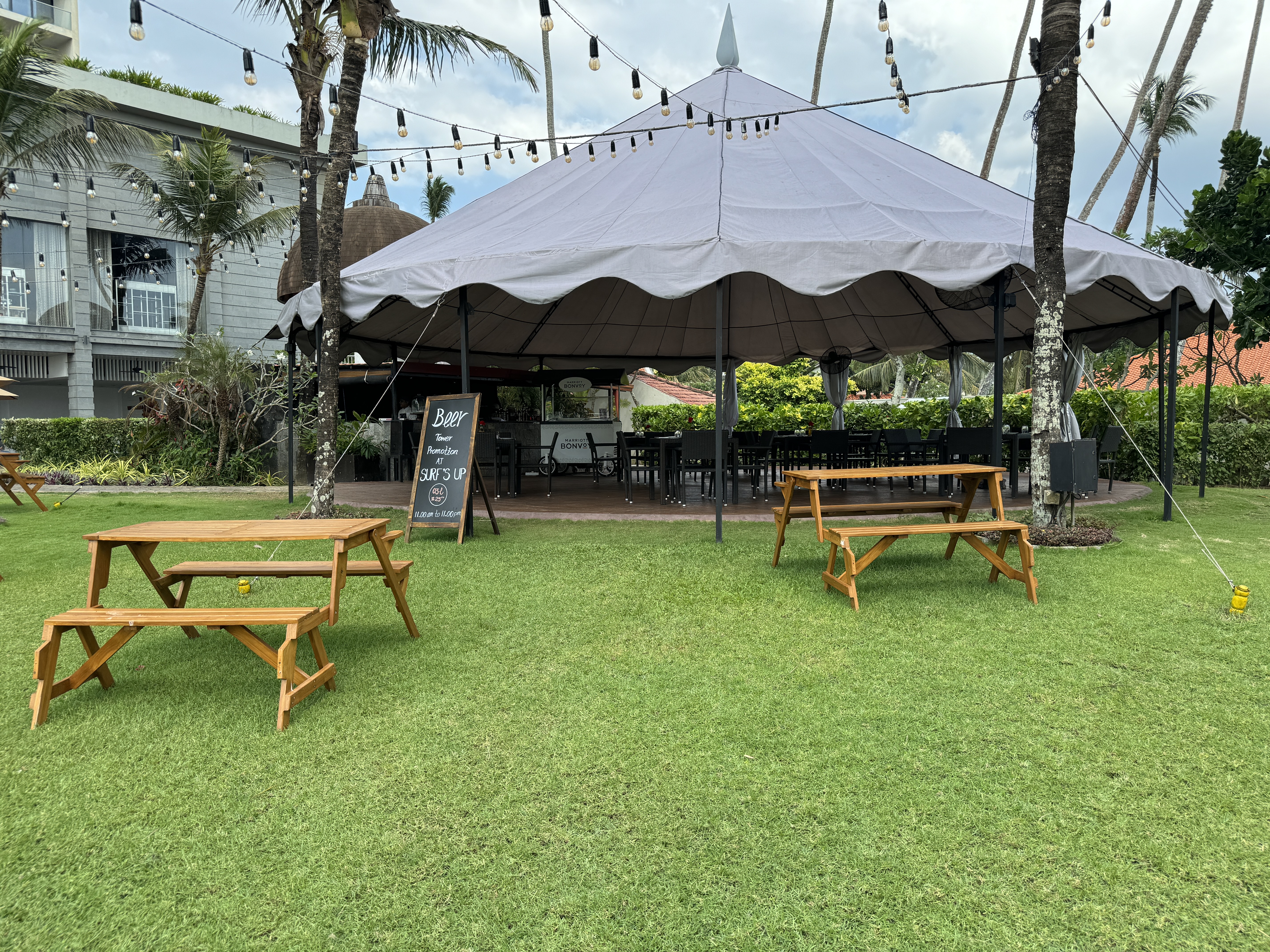 Weligama Bay Marriott beach bar