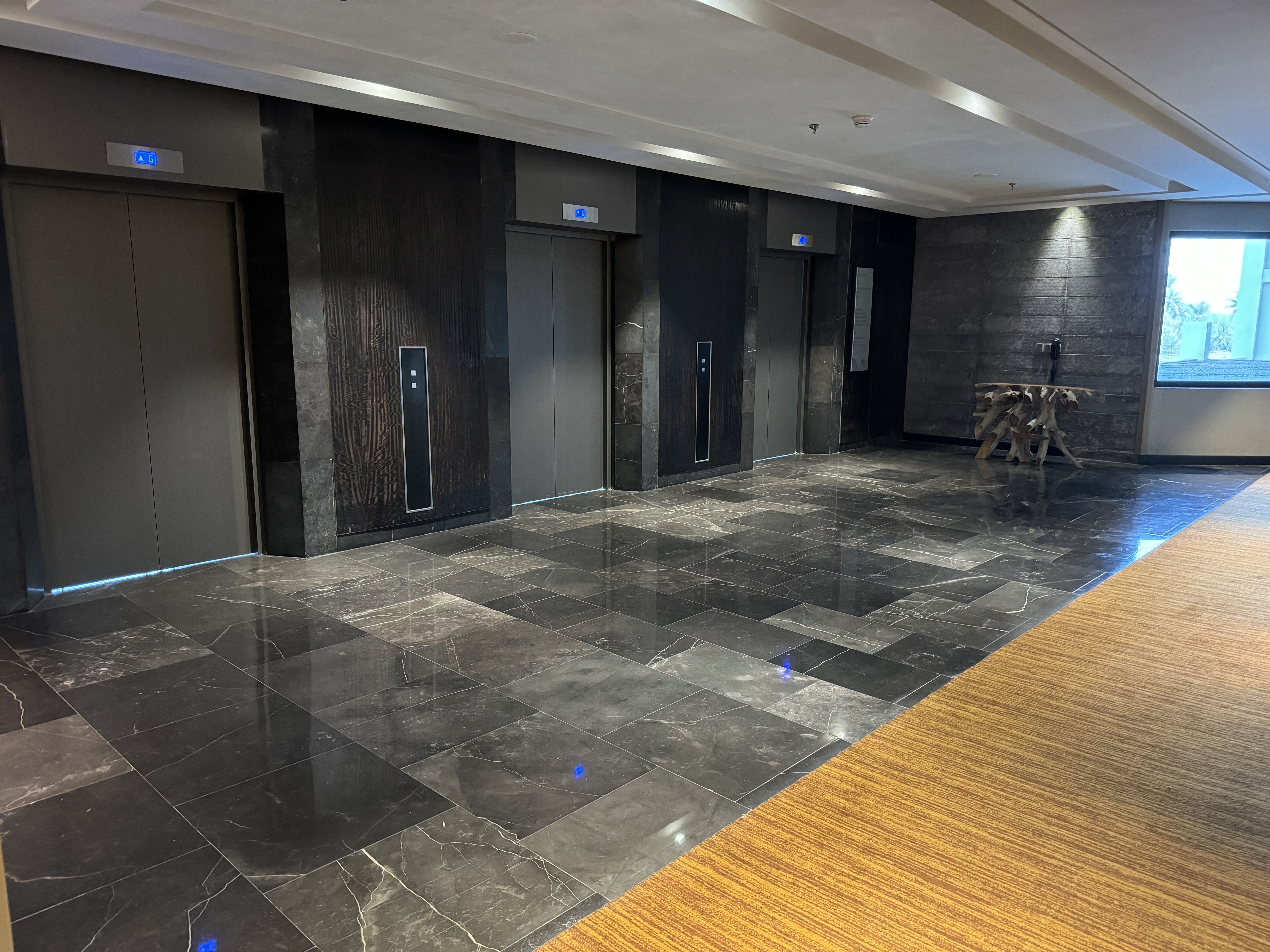 Weligama Bay Marriott elevator lobby