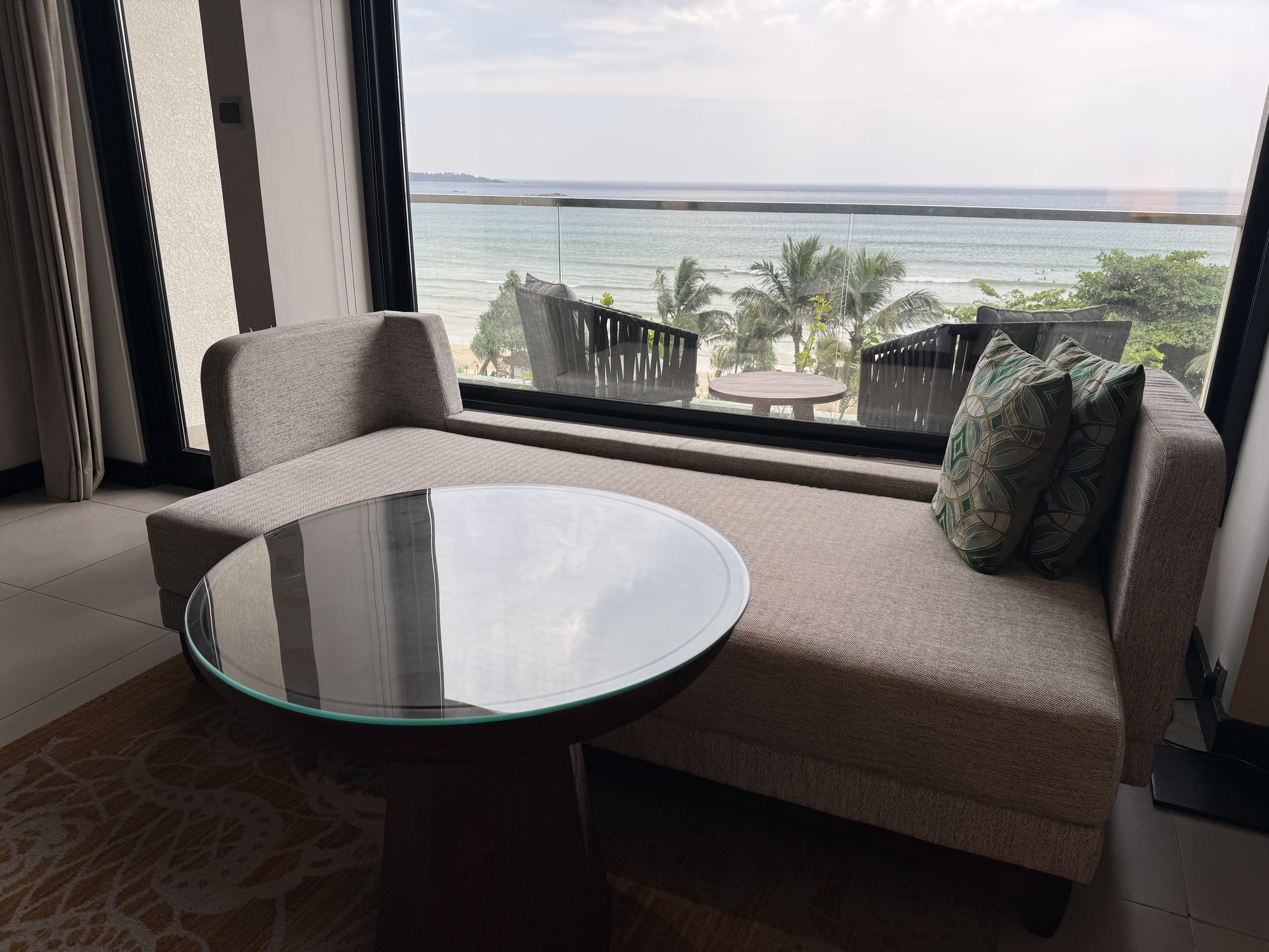 Weligama Bay Marriott king room seating
