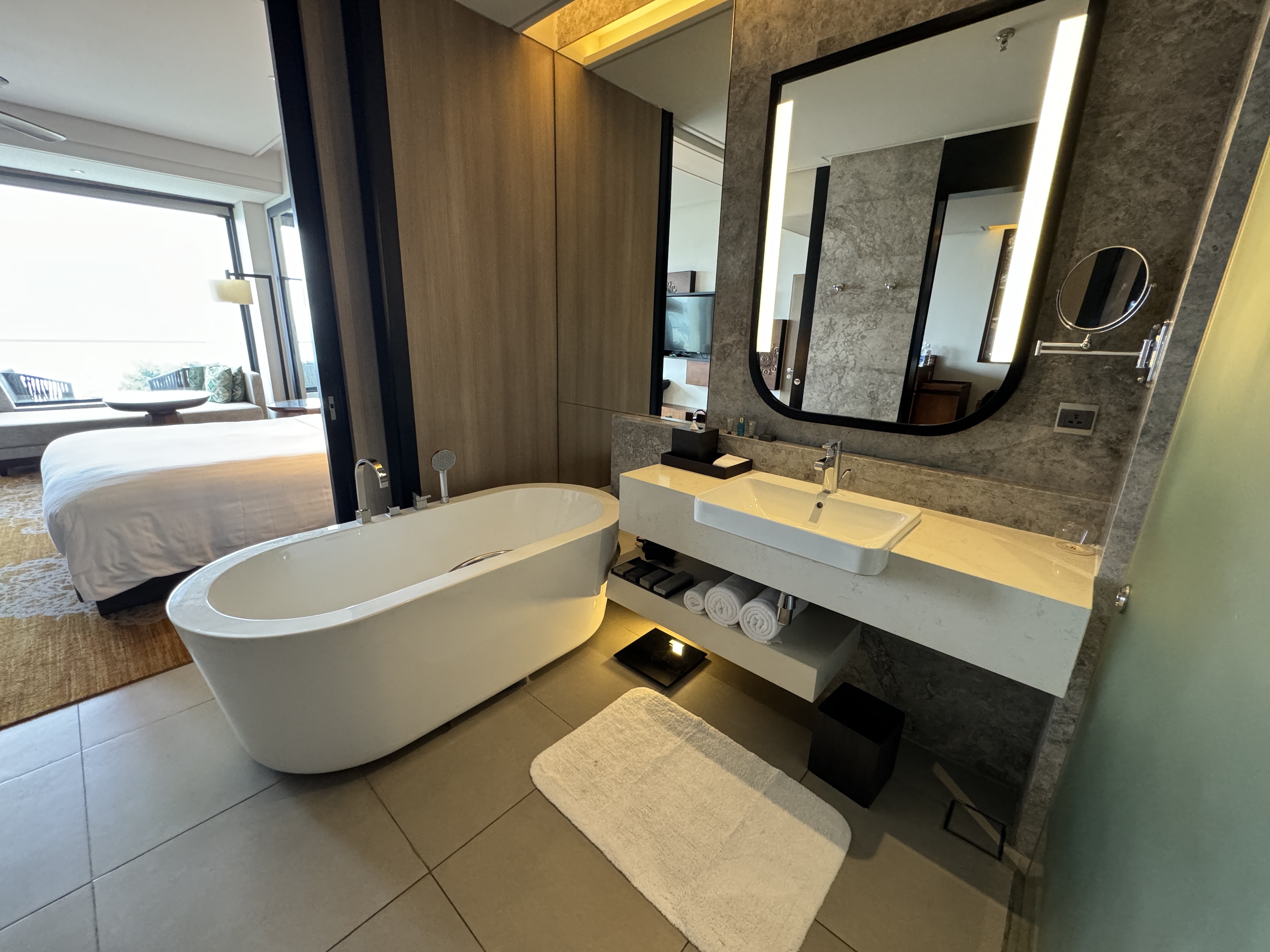 Weligama Bay Marriott king room vanity