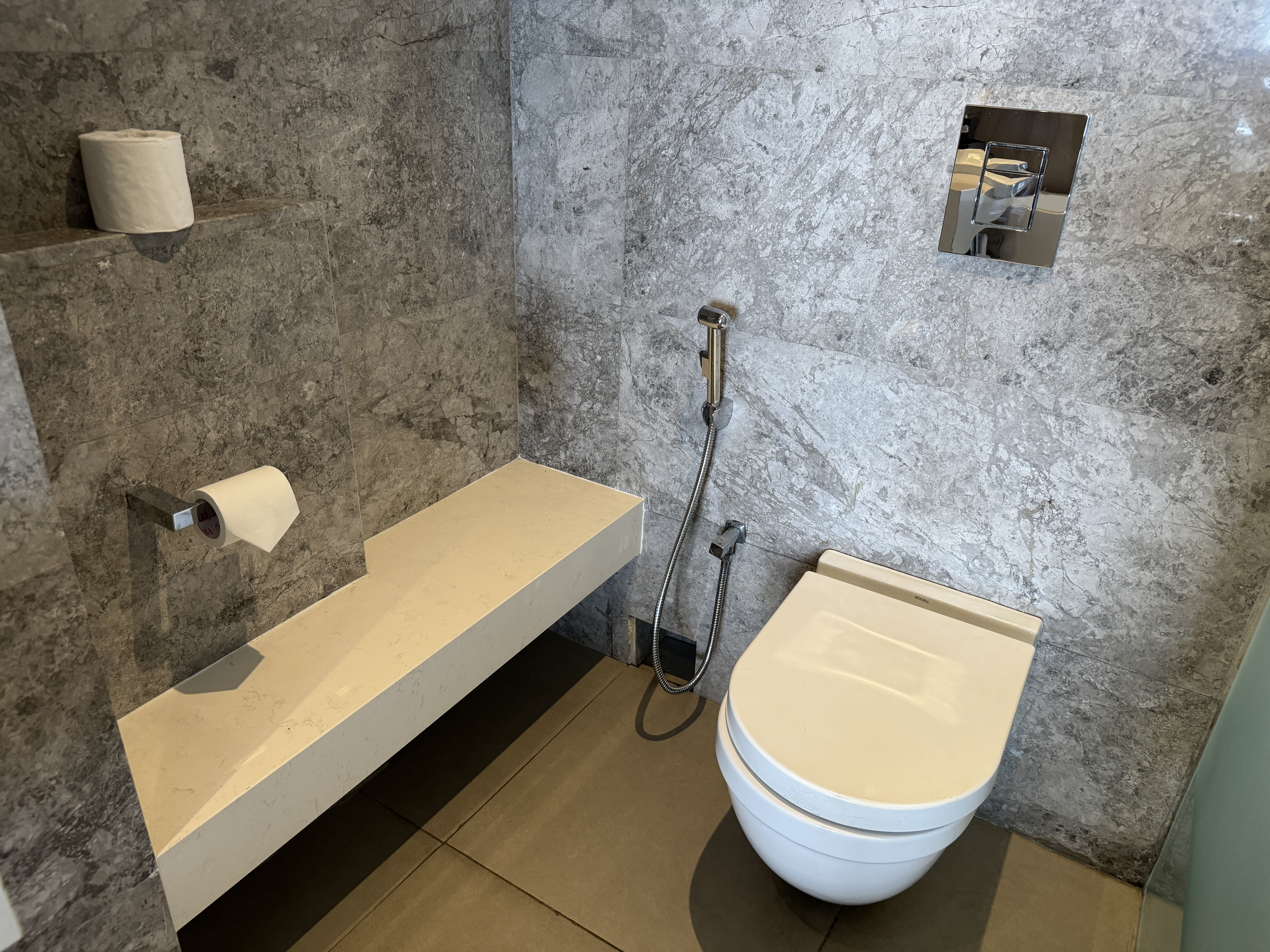 Weligama Bay Marriott king room water closet