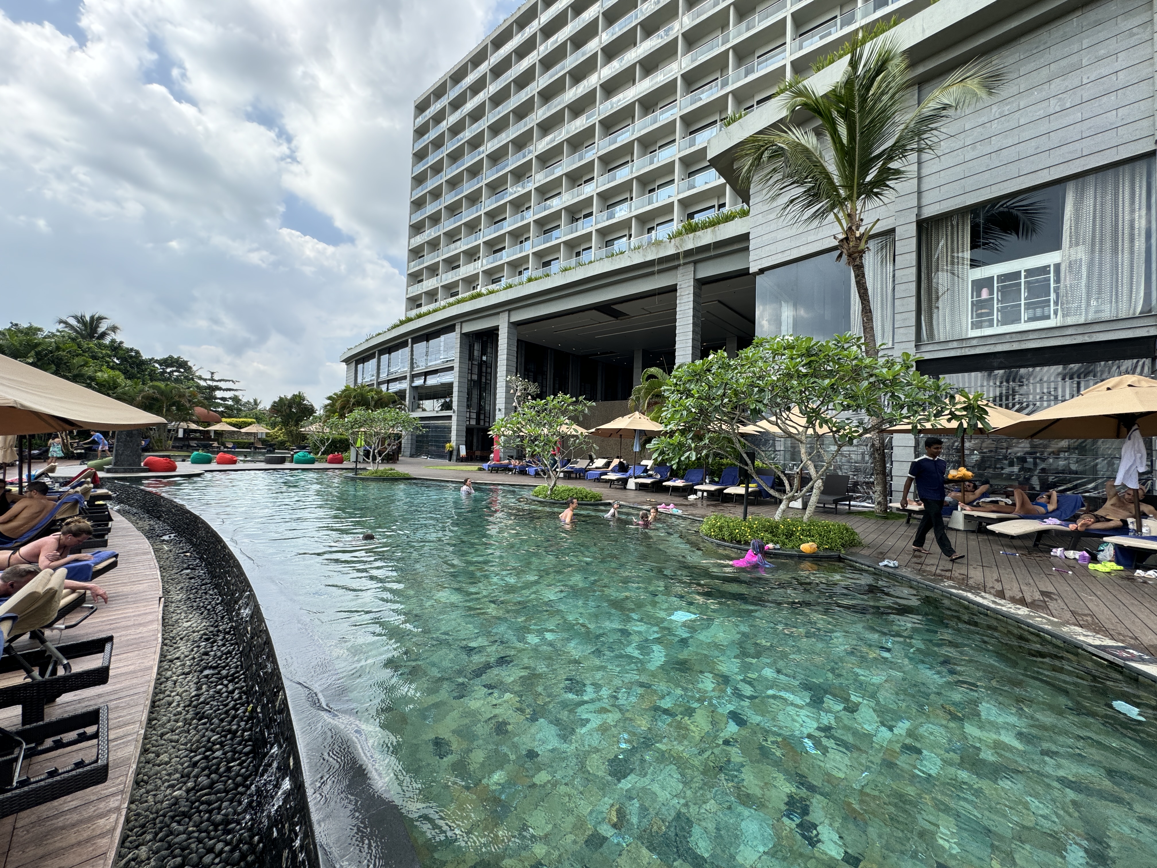 Weligama Bay Marriott left pool