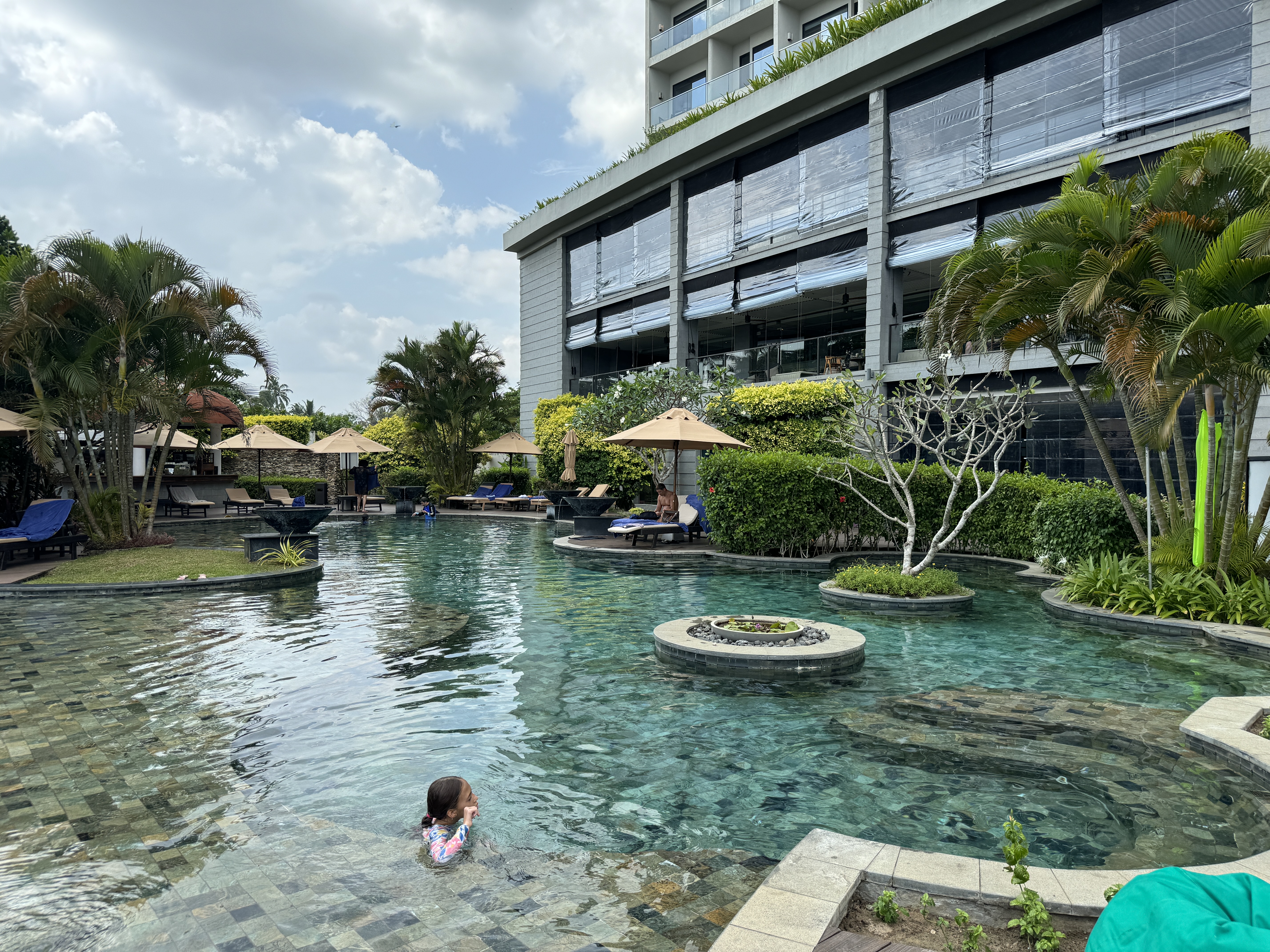 Weligama Bay Marriott right pool