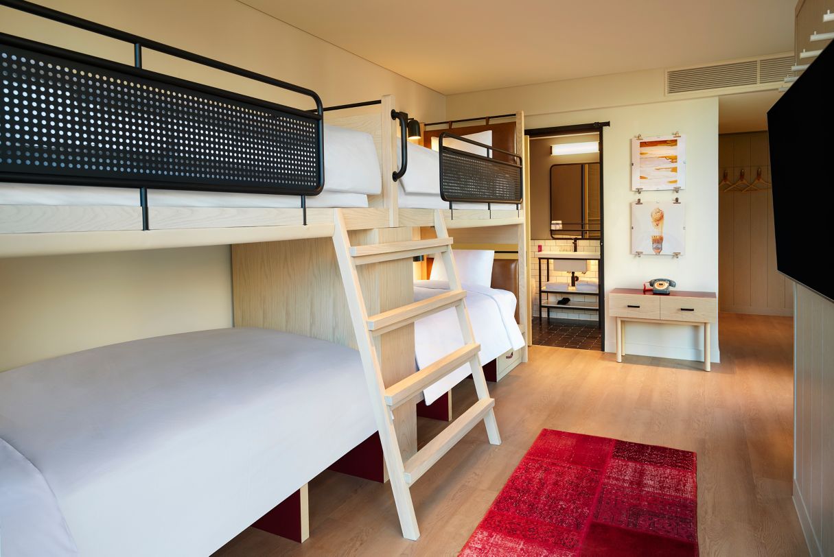 Moxy Seoul quad room Moxy Seoul quad room