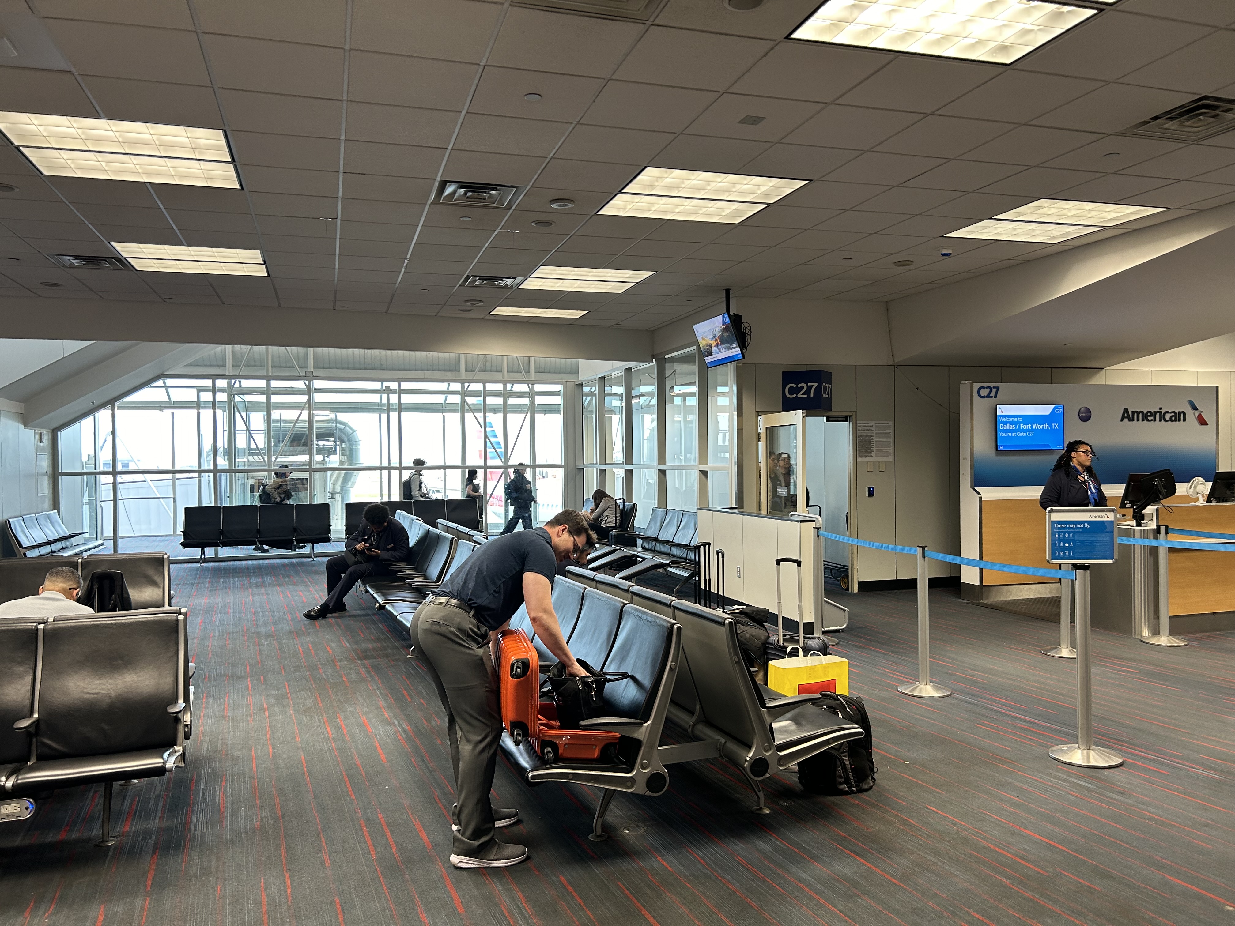 AA 738 DFW Gate C27