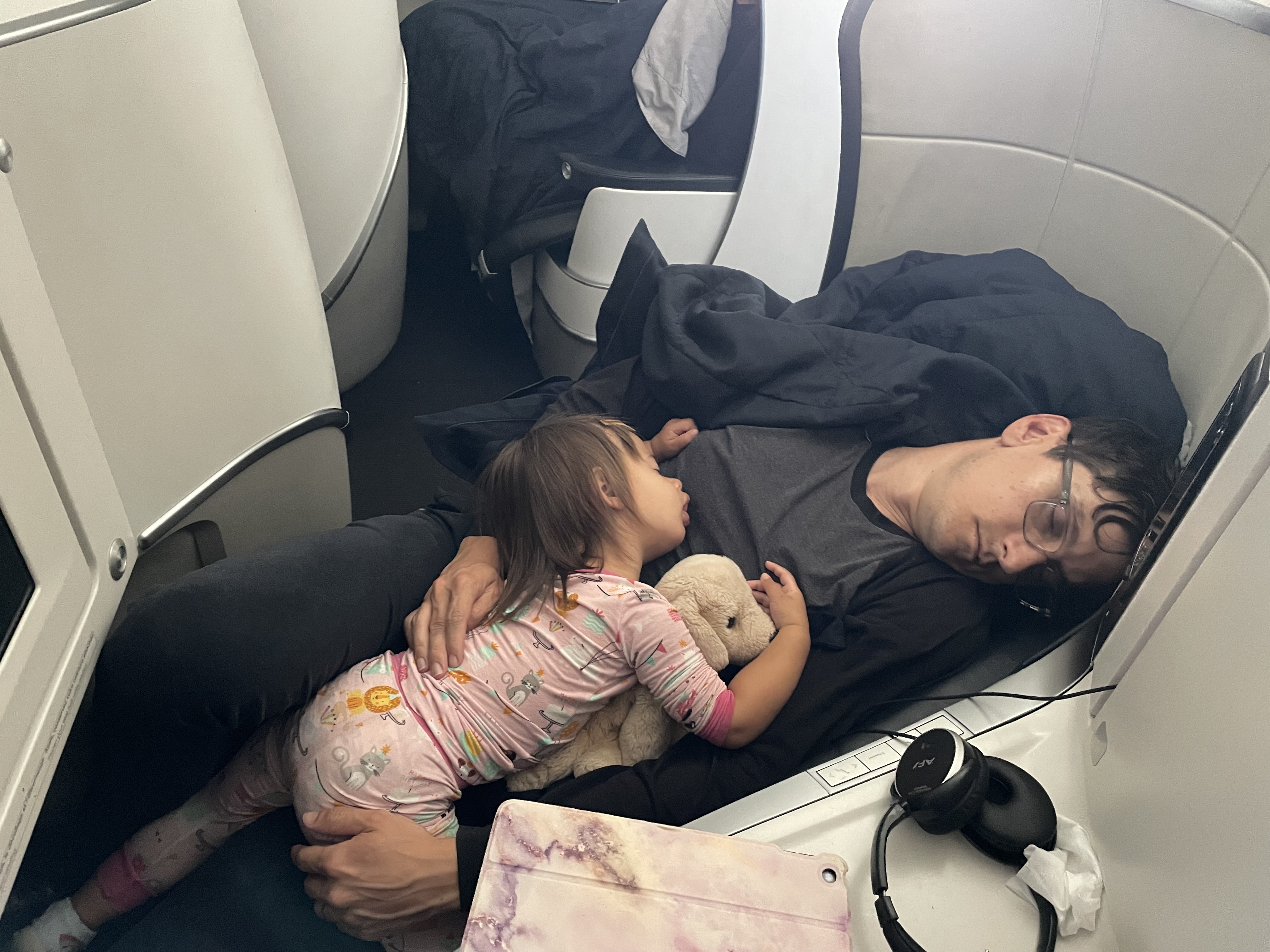Air France 777 300ER Business Class Toddler Sleeping Air France 777 300ER Business Class Toddler Sleeping