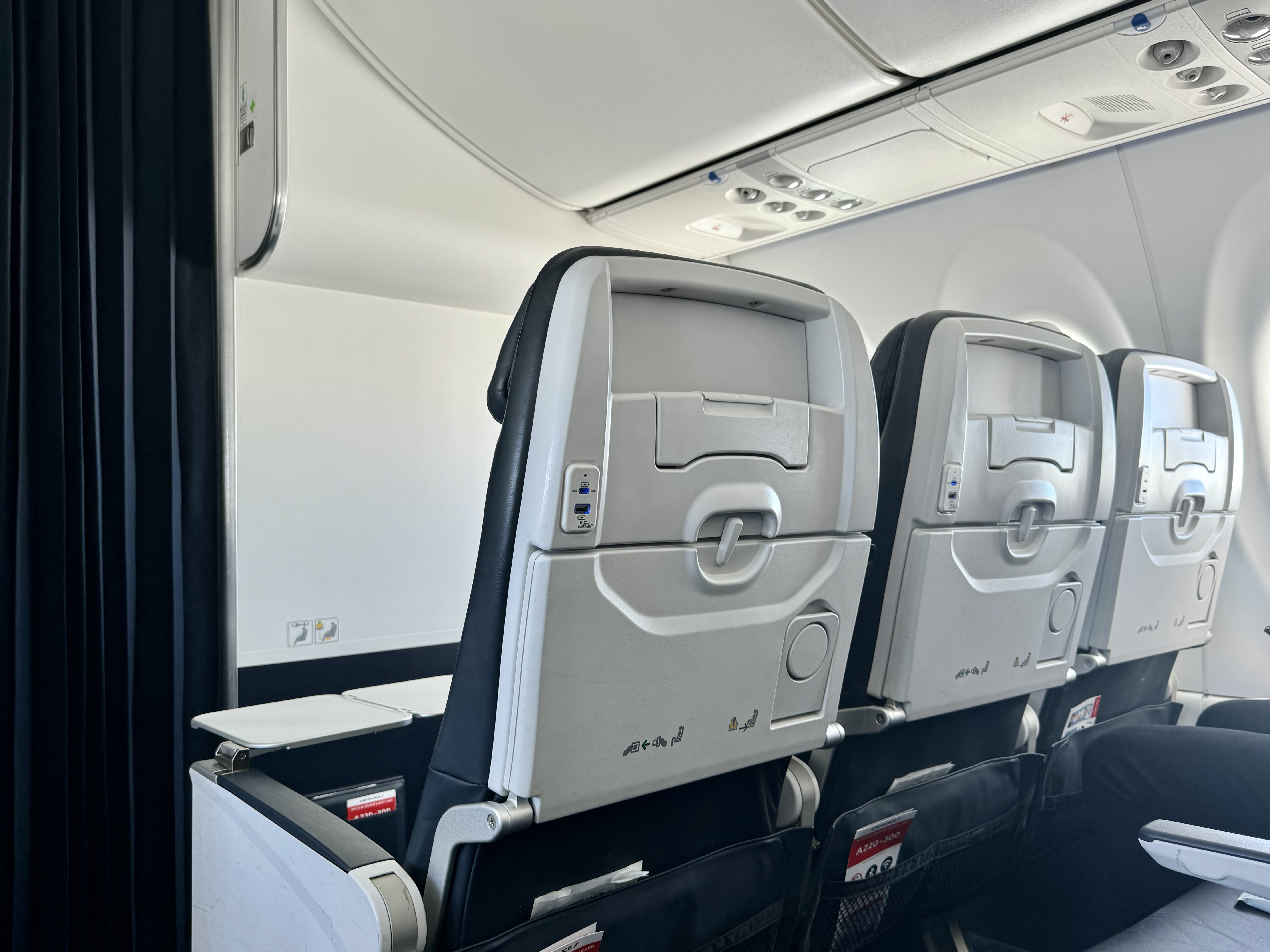 Air France Business Class Airbus A220 seats Air France Business Class Airbus A220 seats
