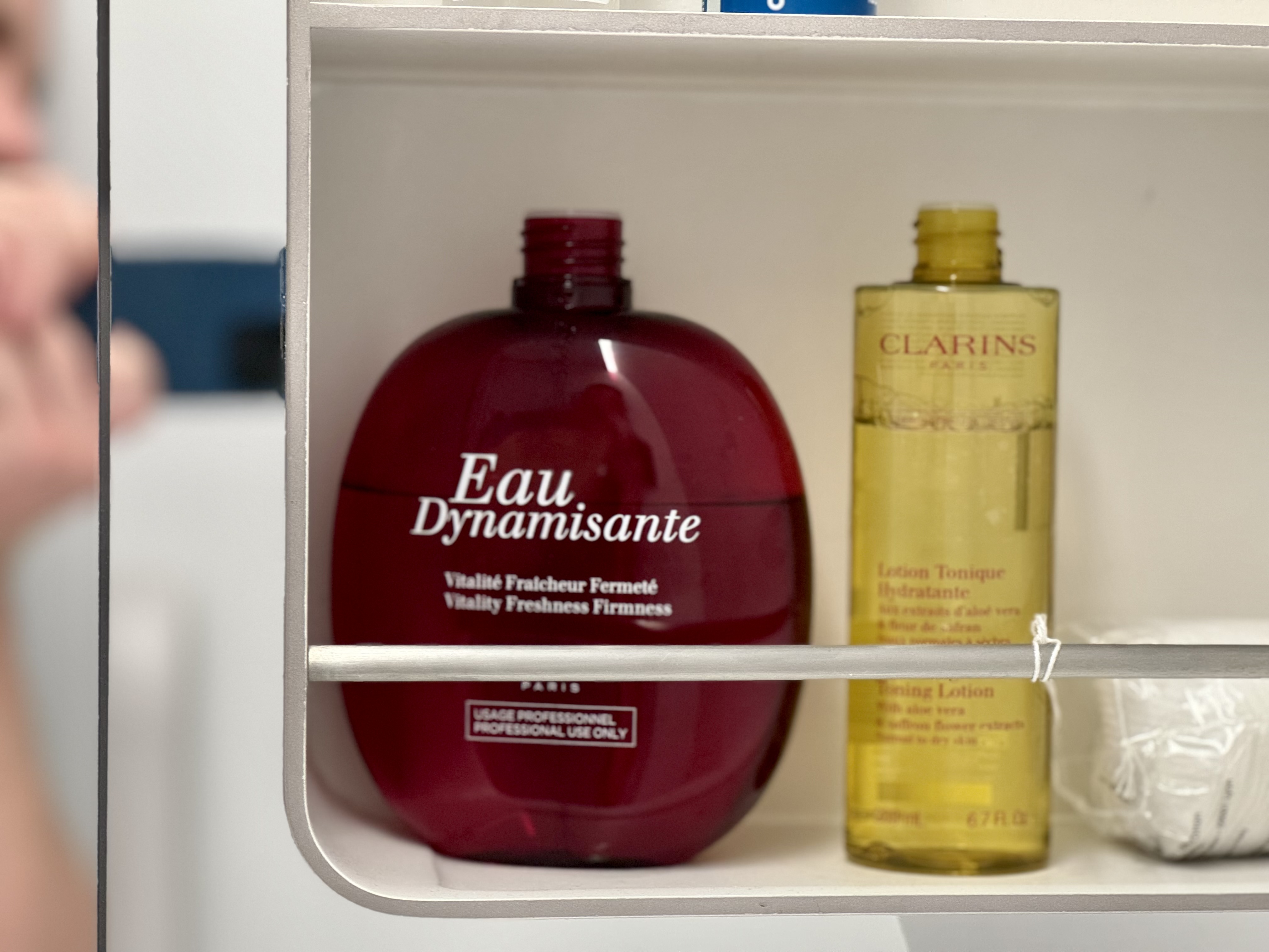 Air France Business Class Airbus A350 bathroom amenities Air France Business Class Airbus A350 bathroom amenities
