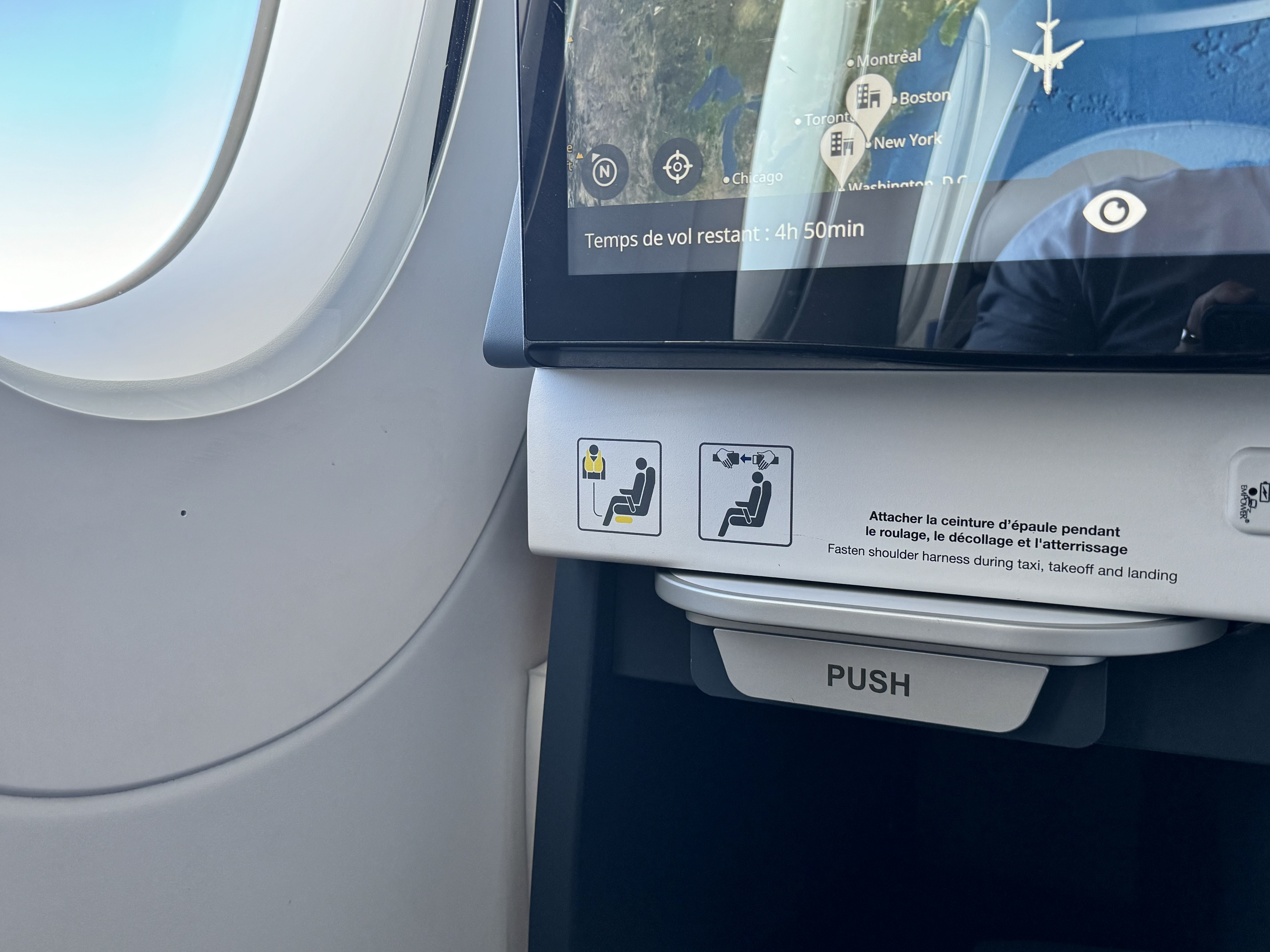 Air France Business Class Airbus A350 seat table release Air France Business Class Airbus A350 seat table release