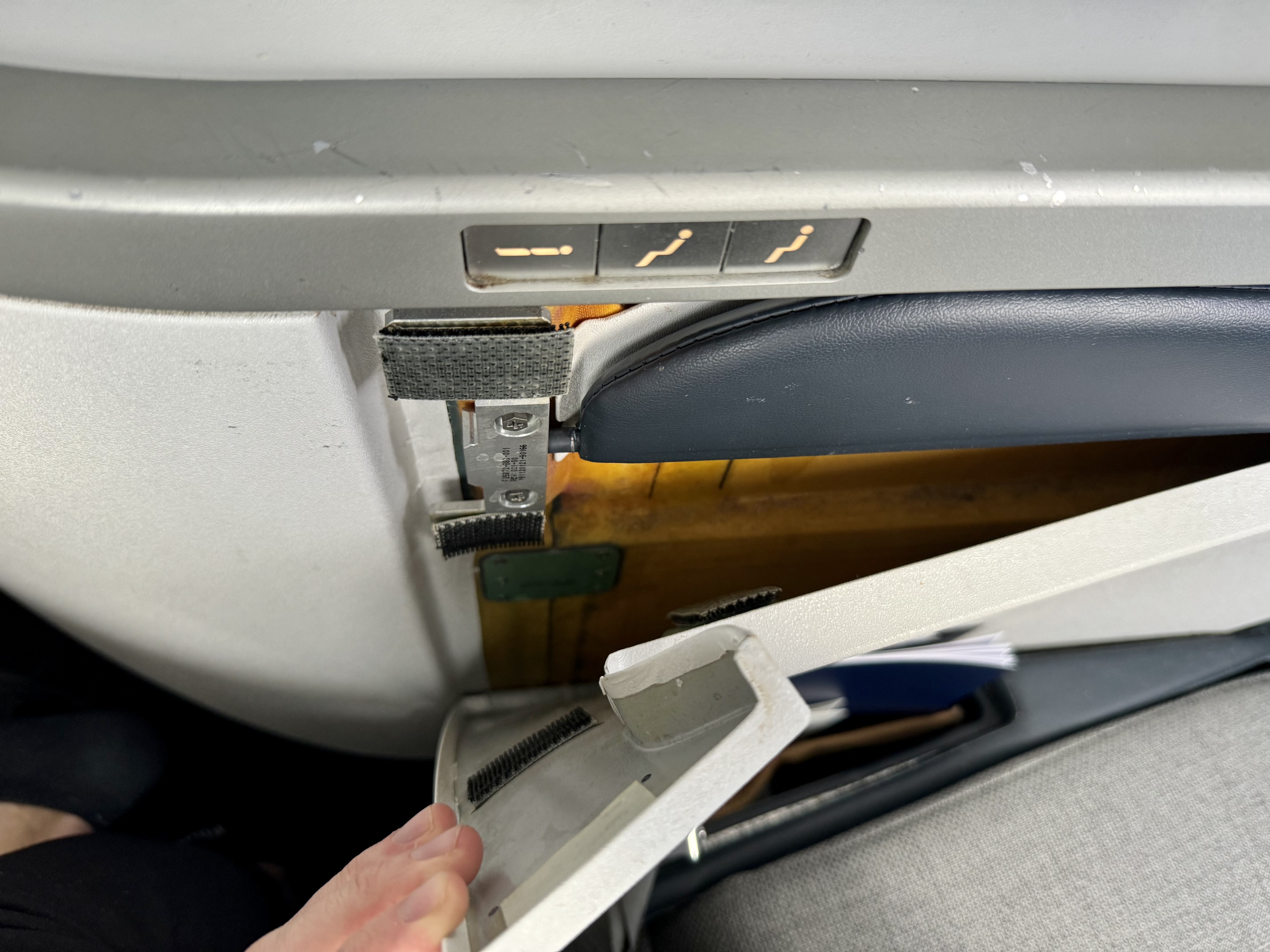 Air France Business Class Airbus A350 seat wear and tear Air France Business Class Airbus A350 seat wear and tear
