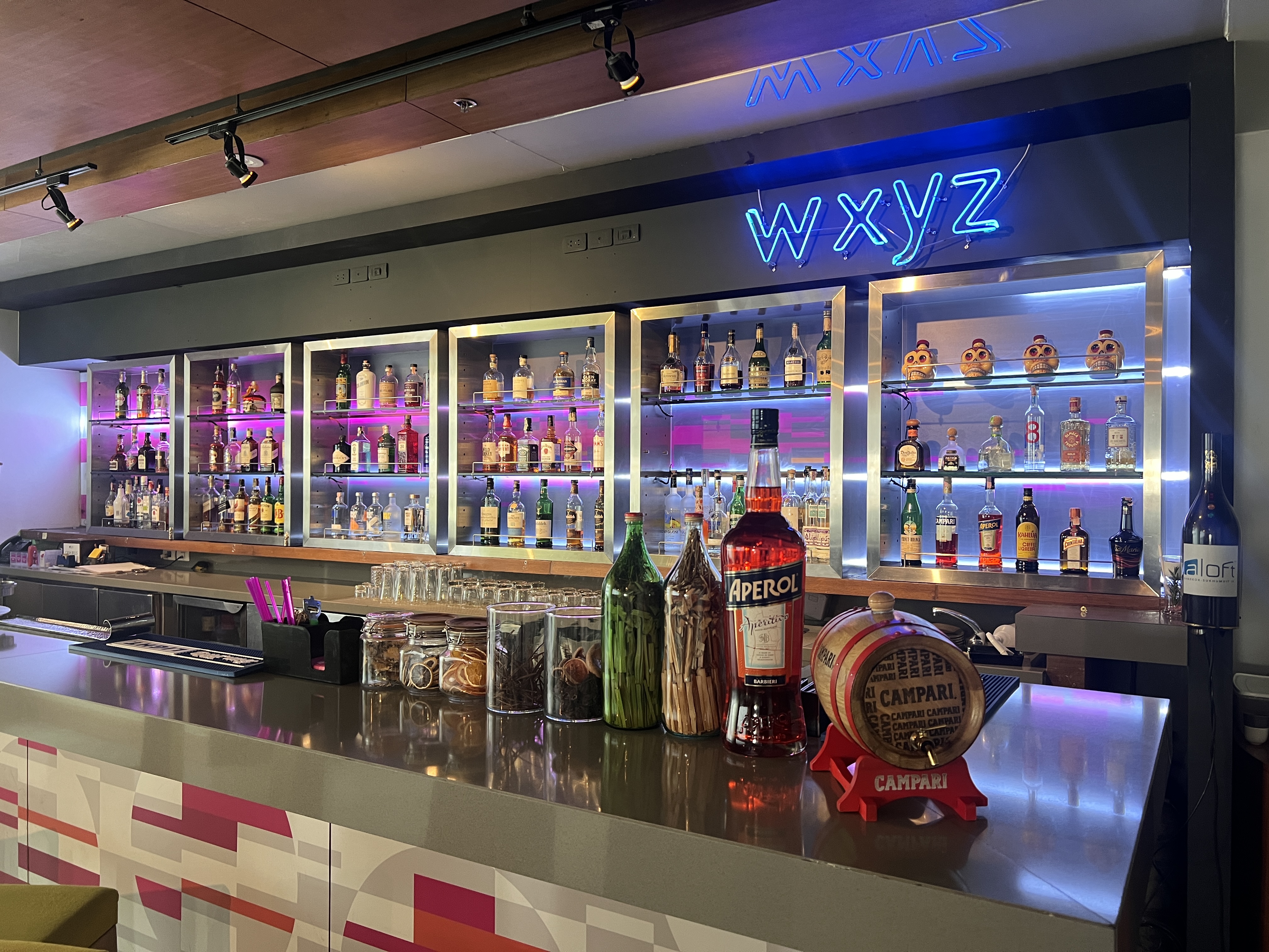 Aloft Bangkok Sukhumvit 11 WXYZ Bar close up Aloft Bangkok Sukhumvit 11 WXYZ Bar close up