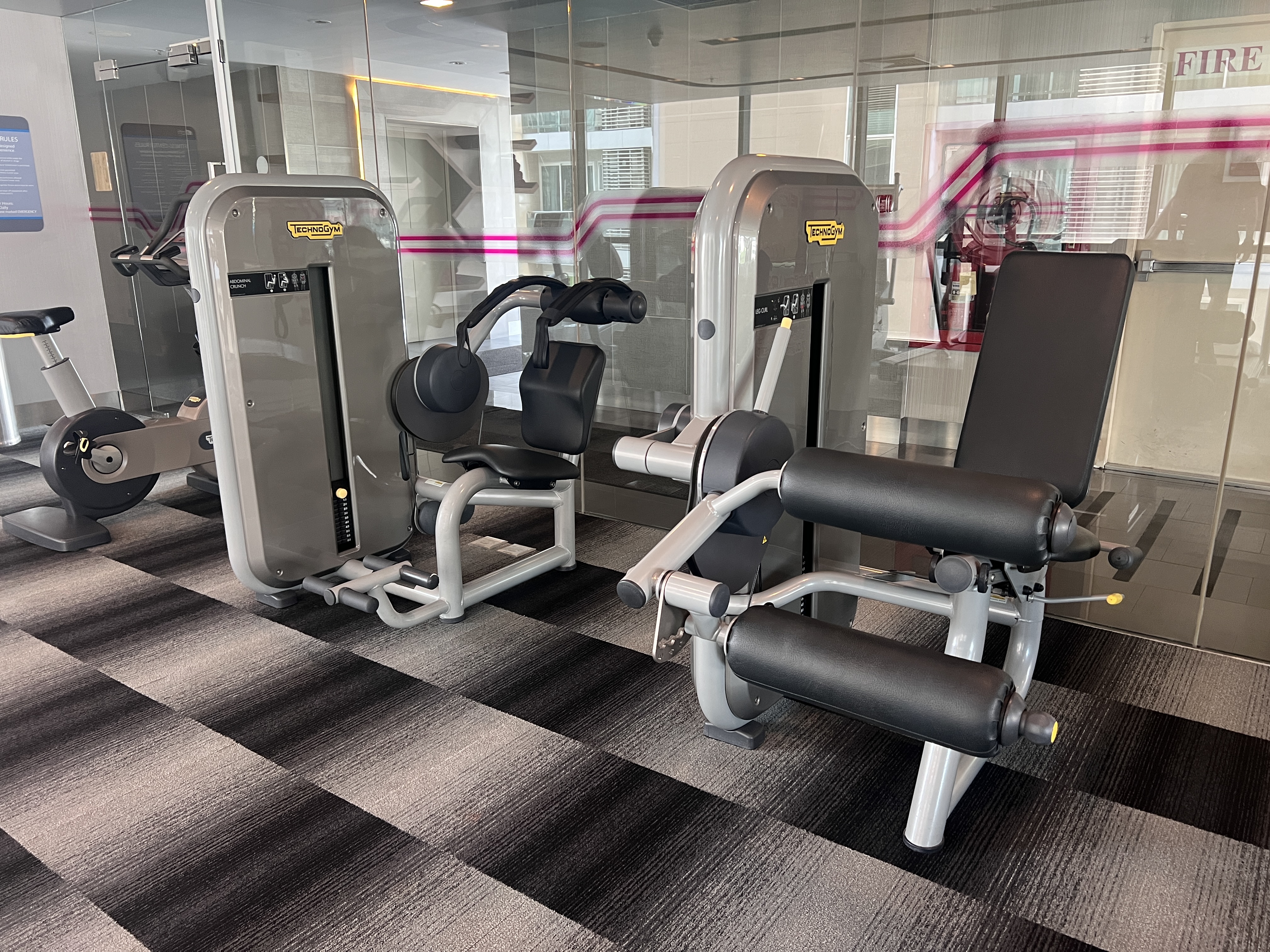 Aloft Bangkok Sukhumvit 11 abdominal crunch and leg curl Aloft Bangkok Sukhumvit 11 abdominal crunch and leg curl