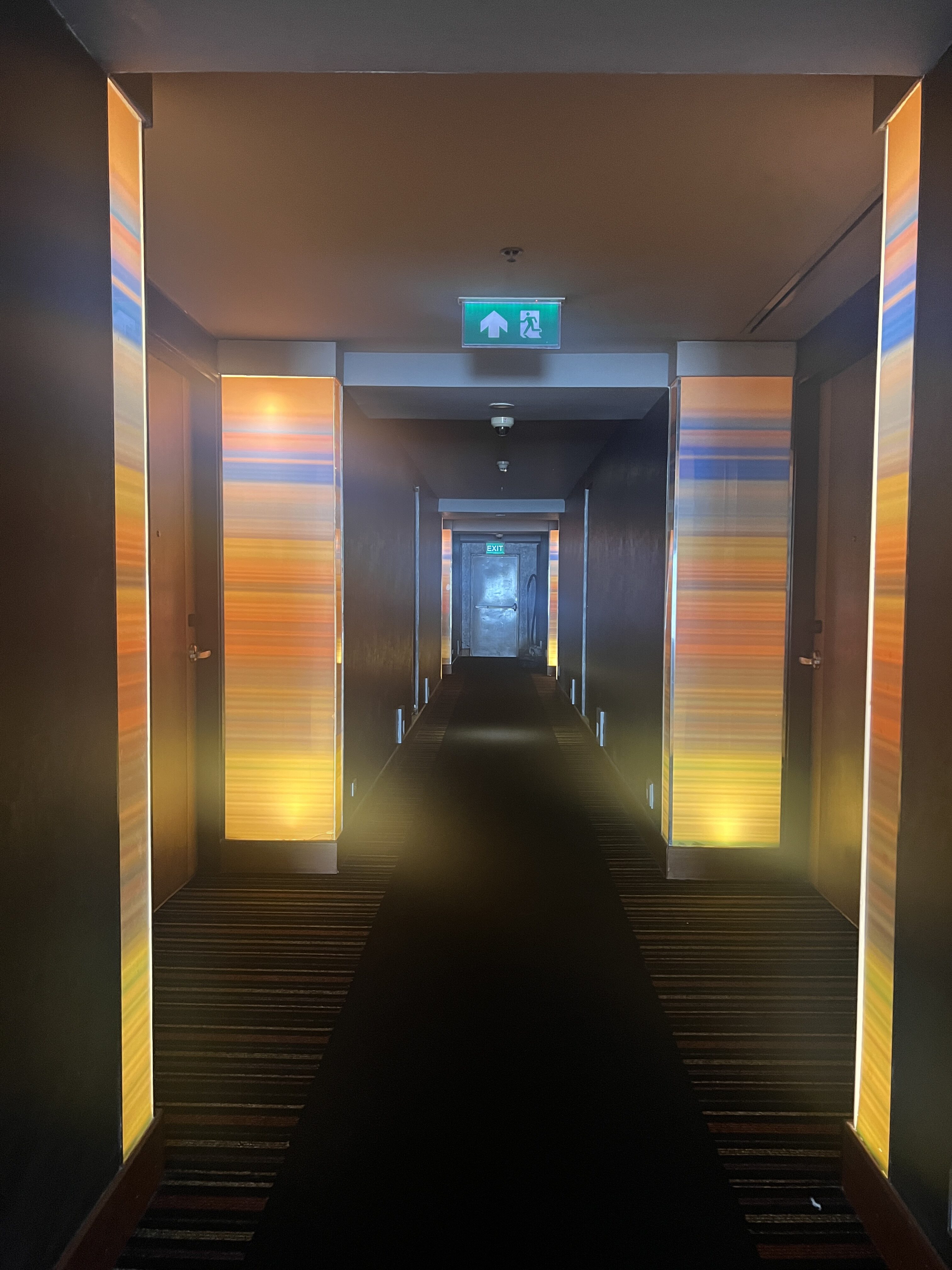 Aloft Bangkok Sukhumvit 11 hallway guestroom 1 Aloft Bangkok Sukhumvit 11 hallway guestroom 1