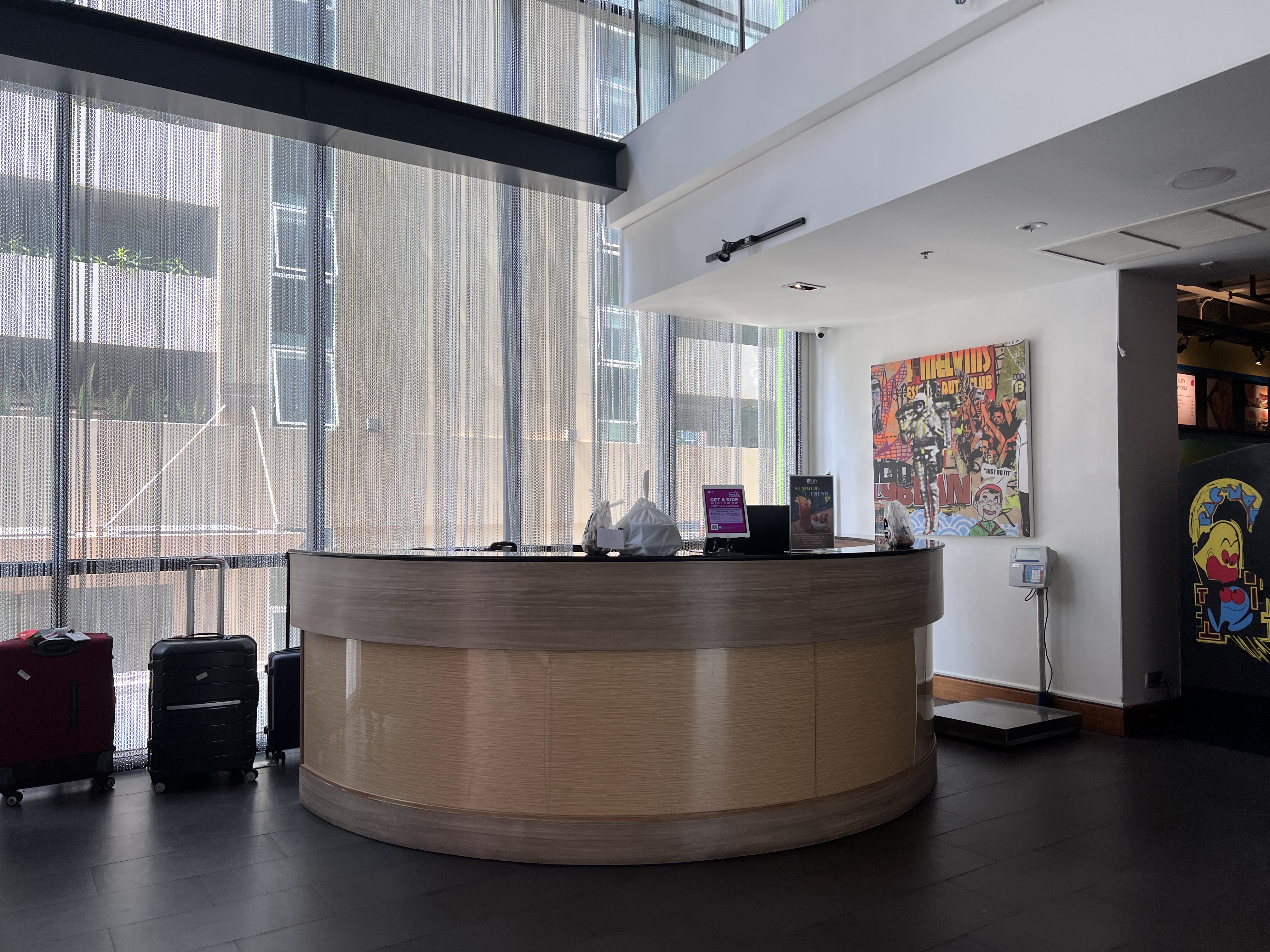 Aloft Bangkok Sukhumvit 11 lobby luggage storage desk Aloft Bangkok Sukhumvit 11 lobby luggage storage desk