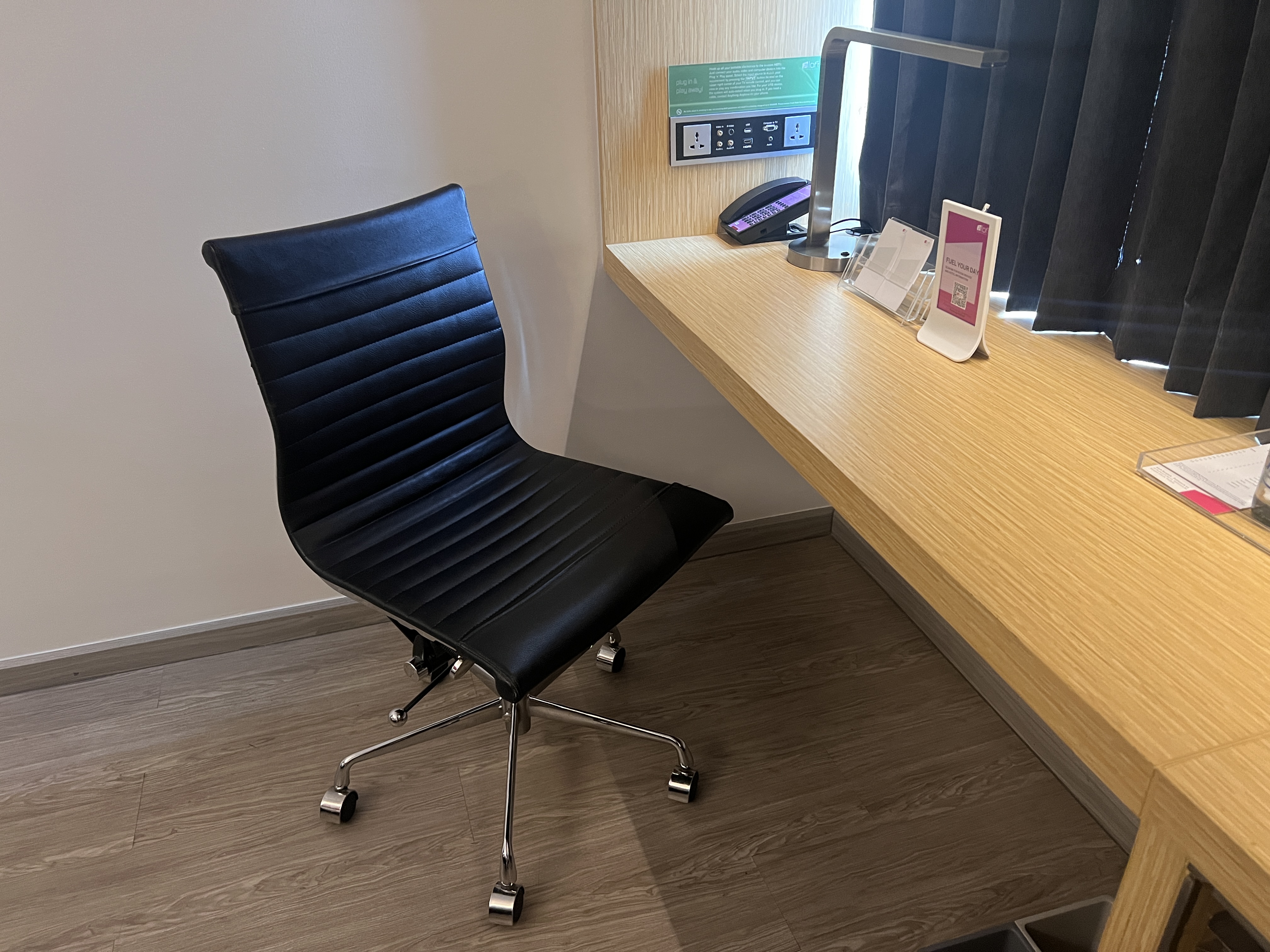 Aloft Bangkok Sukhumvit 11 workstation and chair Aloft Bangkok Sukhumvit 11 workstation and chair