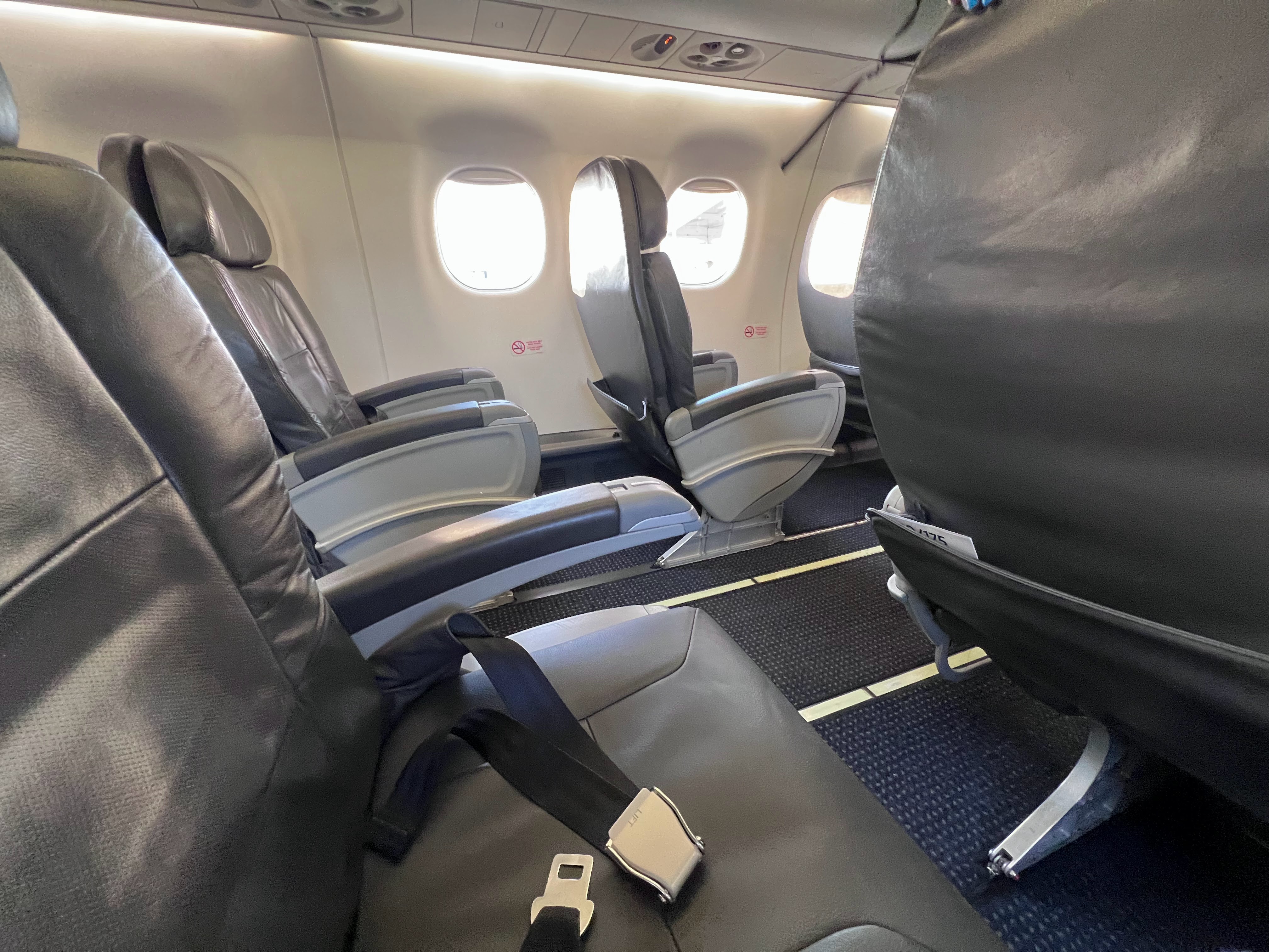 American Airlines E170175 first class American Airlines E170175 first class