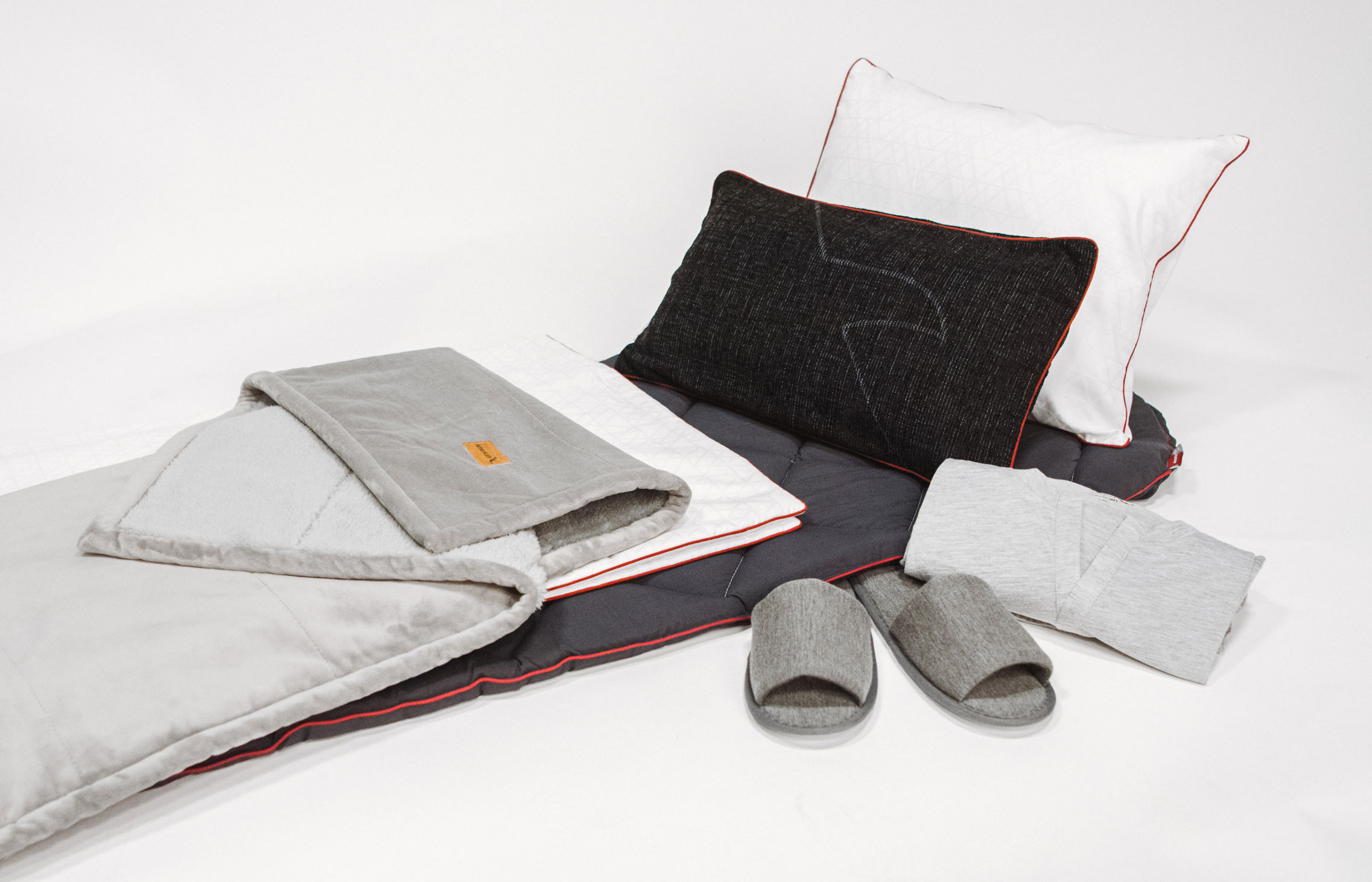 American Airlines International Flagship First Class American Airlines Flagship Suite Preferred bedding