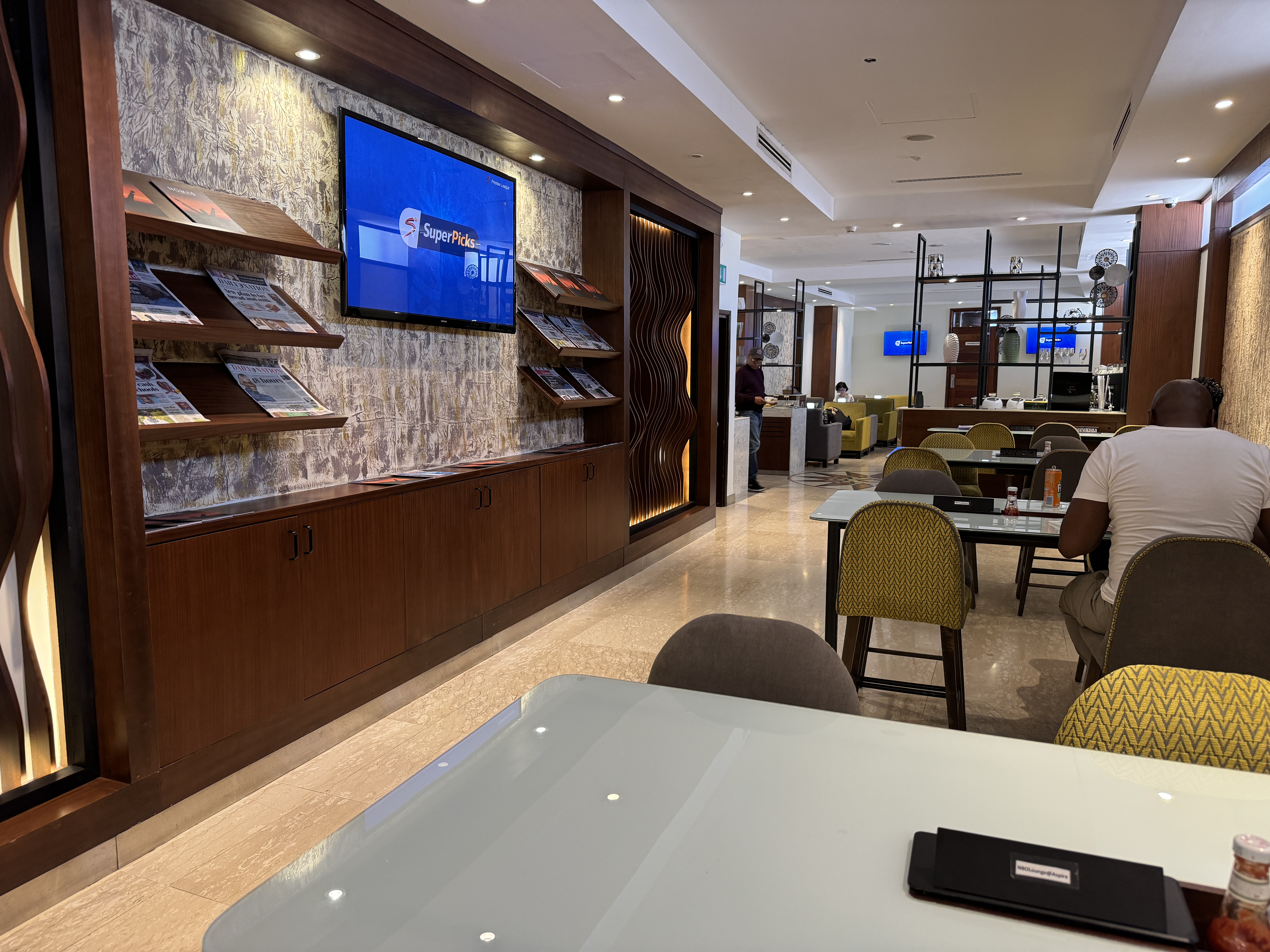Aspire Lounge NBO front section