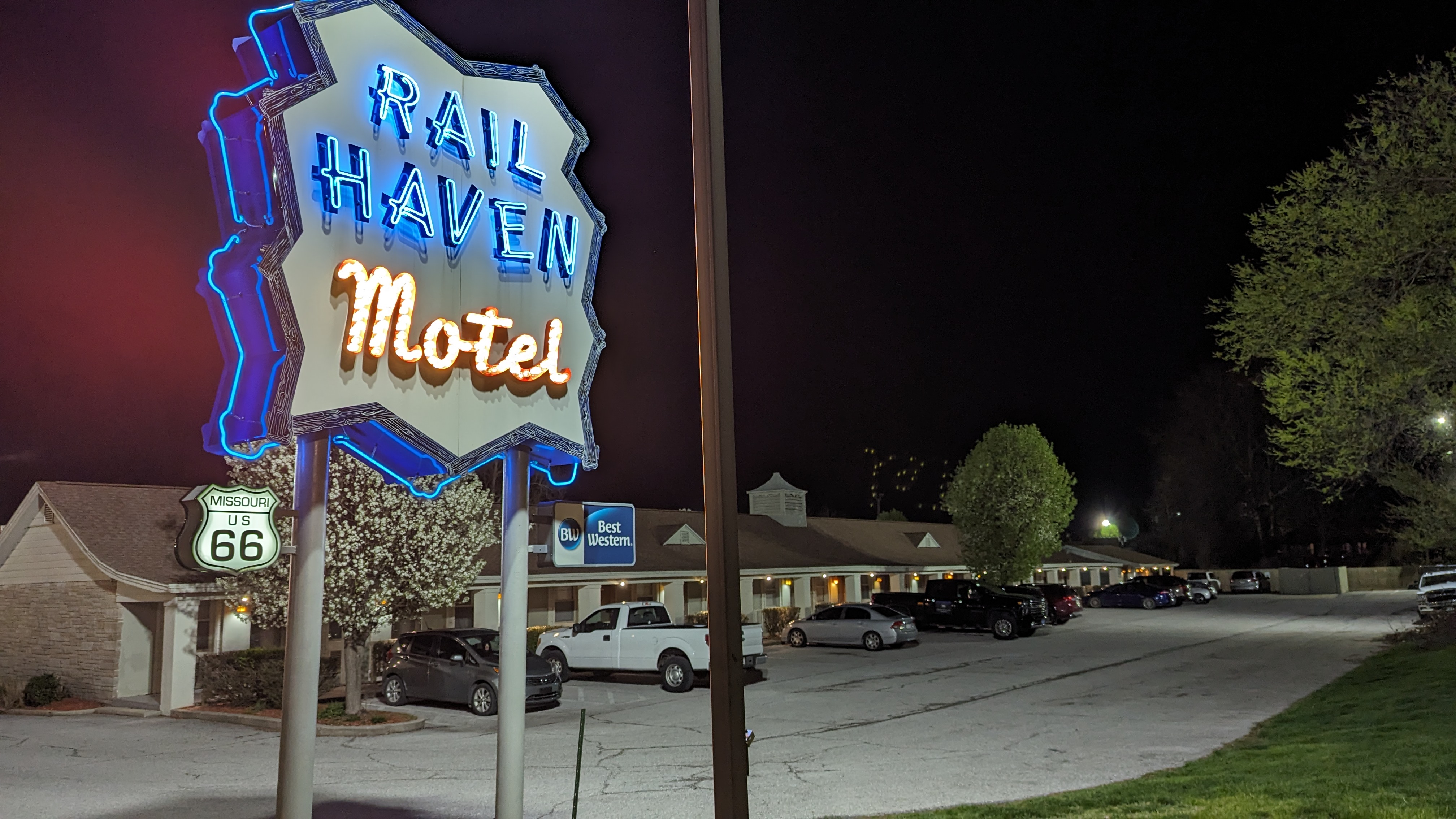 Best Western Rail Haven Springfield Route 66 sign Best Western Rail Haven Springfield Route 66 sign