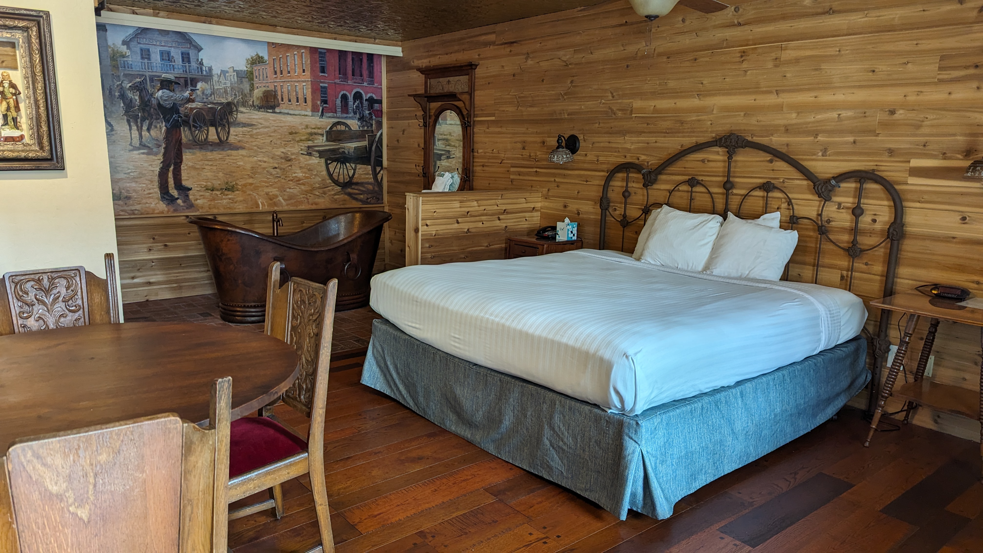 Best Western Rail Haven Springfield themed room Wild Bill bedroom Best Western Rail Haven Springfield themed room Wild Bill bedroom
