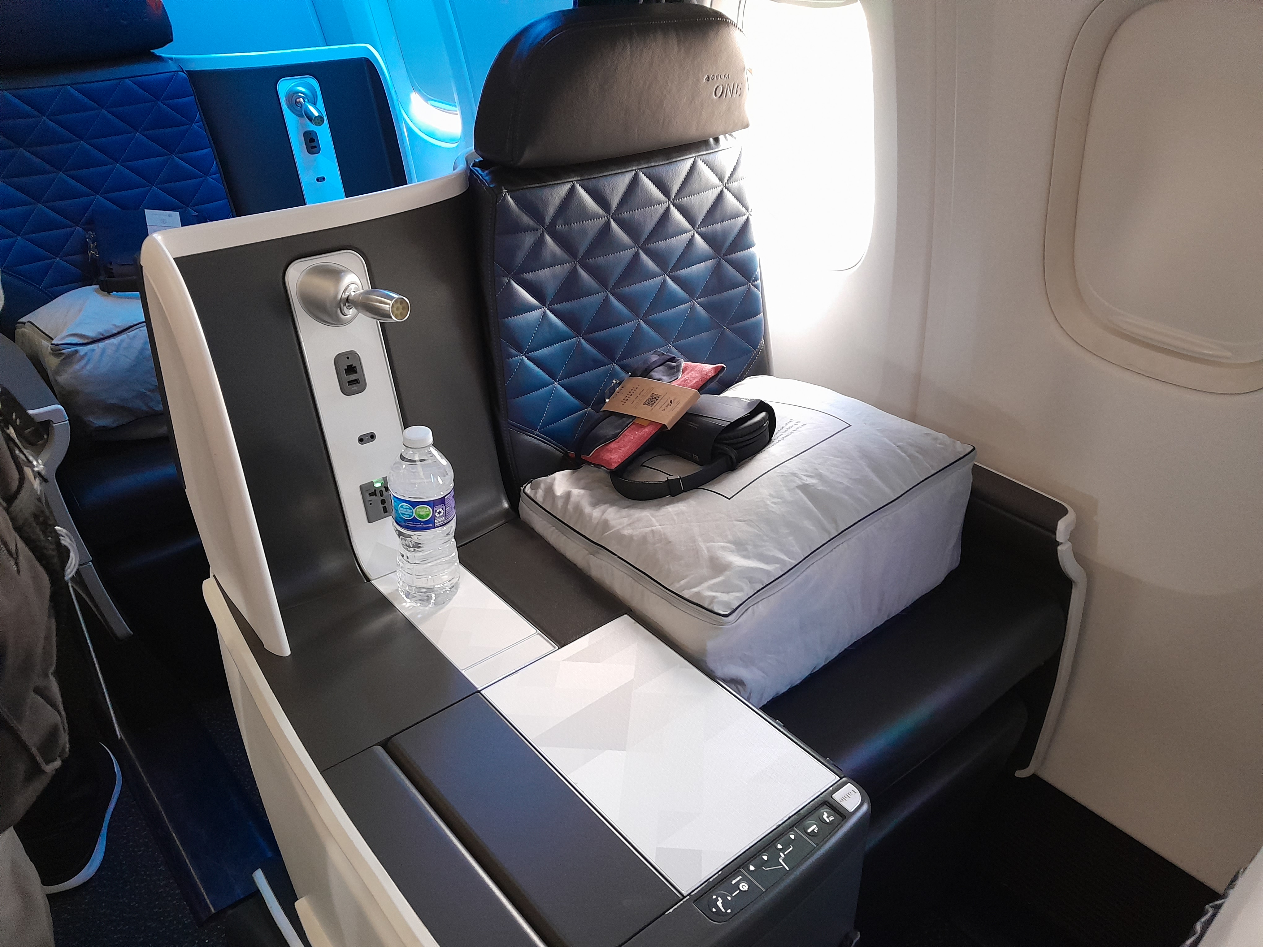 Delta One Seat