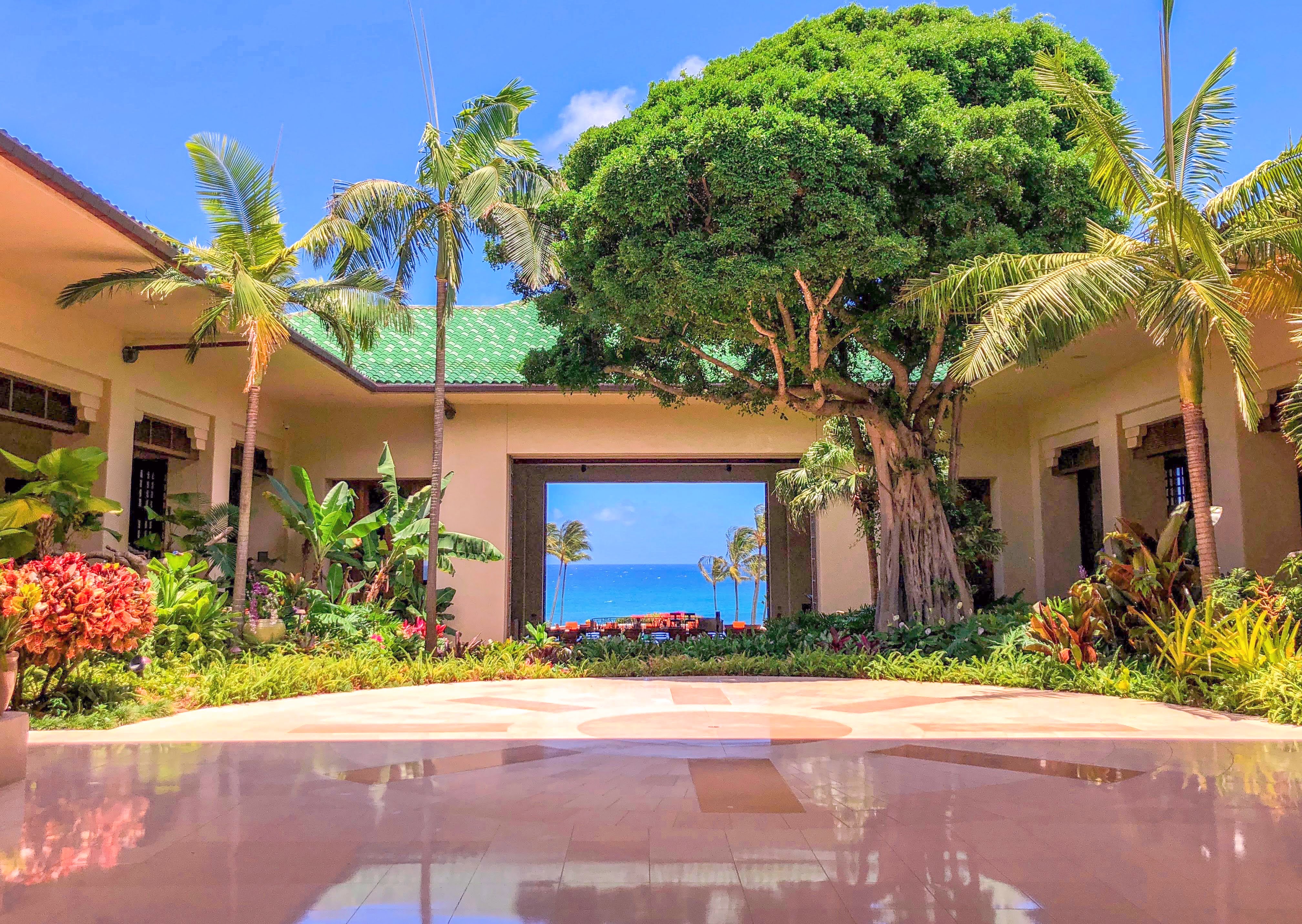 Grand Hyatt Kauai entrance