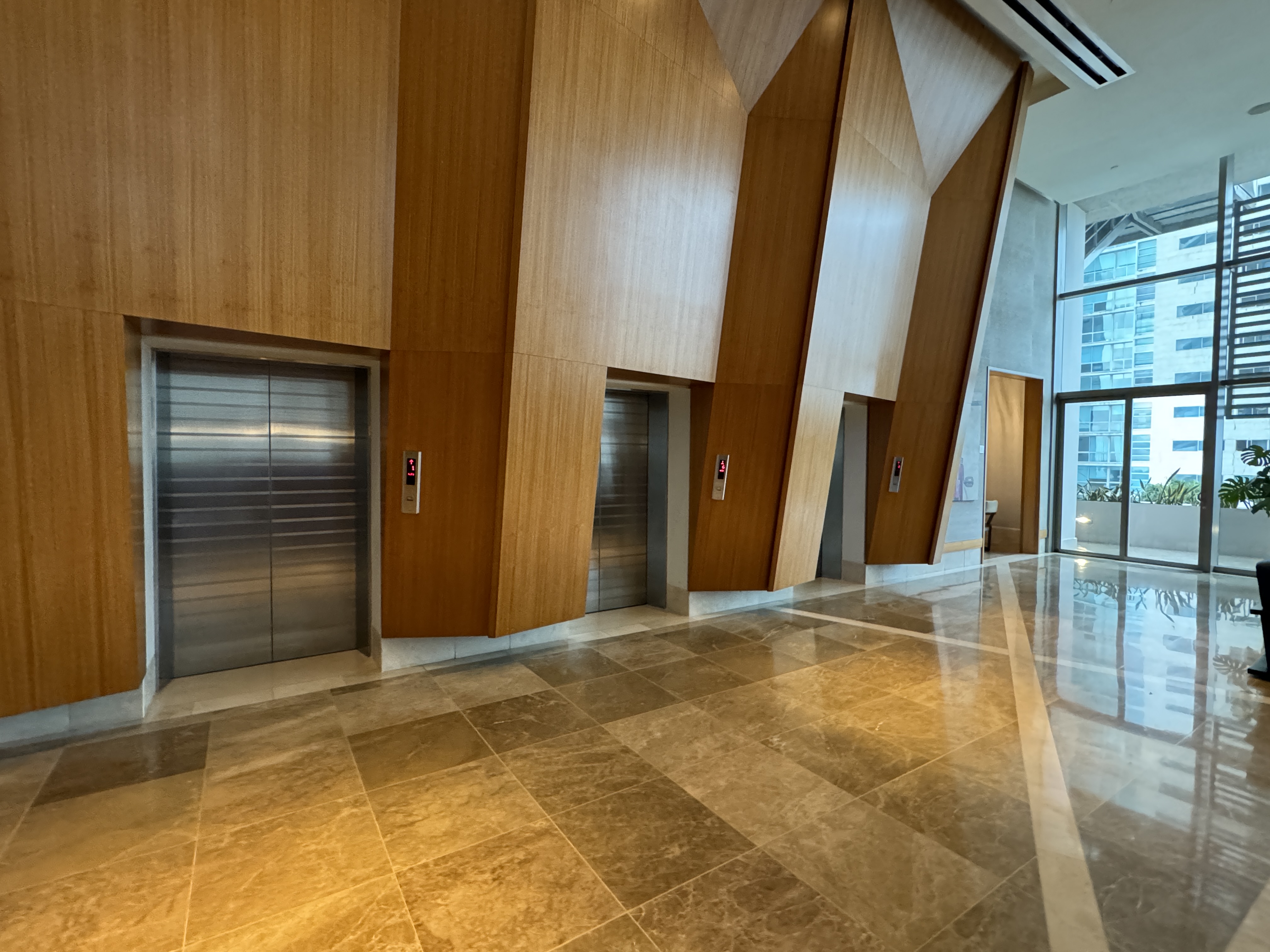 Ground Floor to Hotel Lobby Elevators JW Marriott Panama Ground Floor to Hotel Lobby Elevators JW Marriott Panama