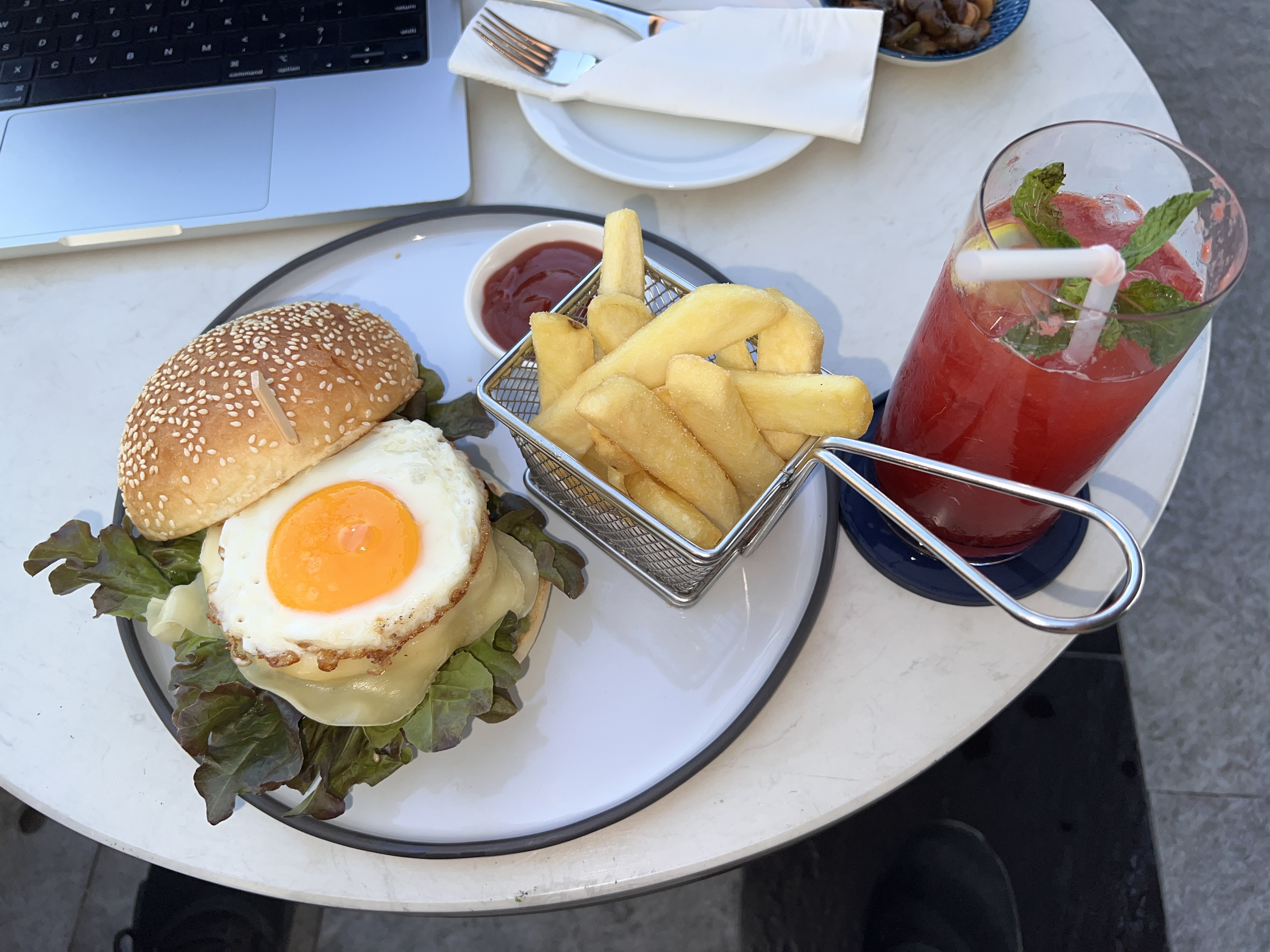 Hyatt Place Bangkok Sukhumvit AIRE Bar burger meal