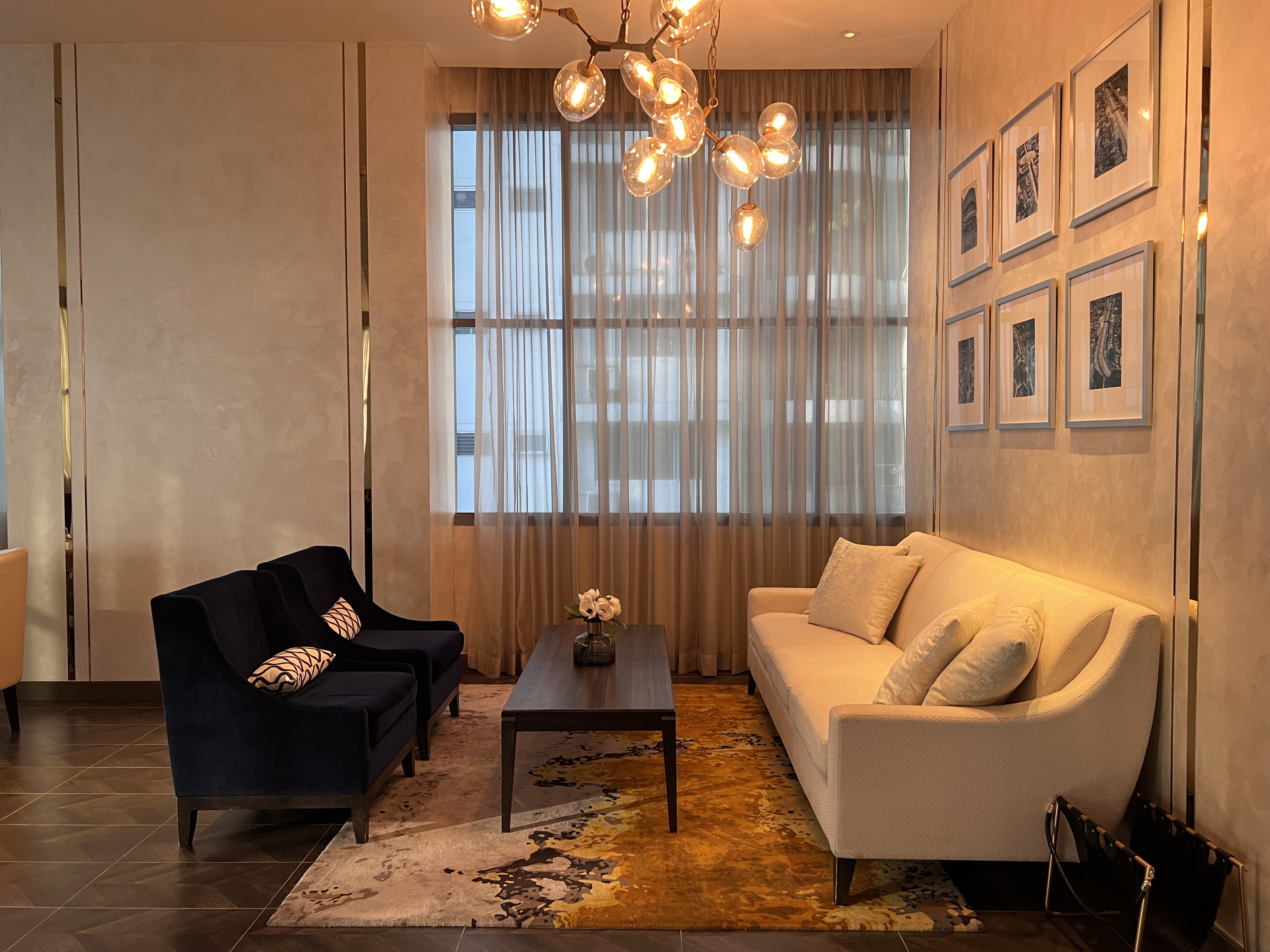 Hyatt Place Bangkok Sukhumvit Gallery Lobby seating