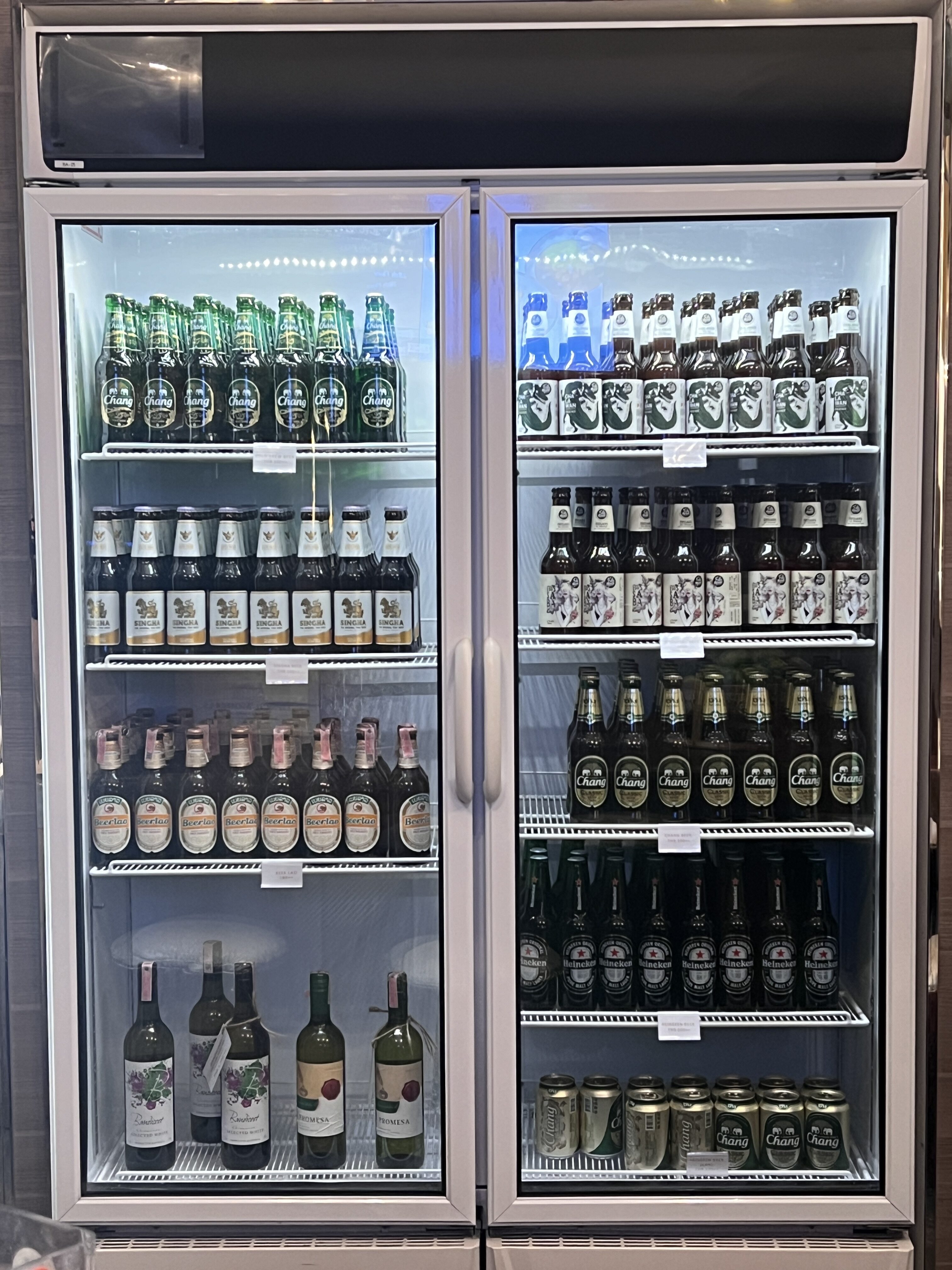 Hyatt Place Bangkok Sukhumvit Market beer selection