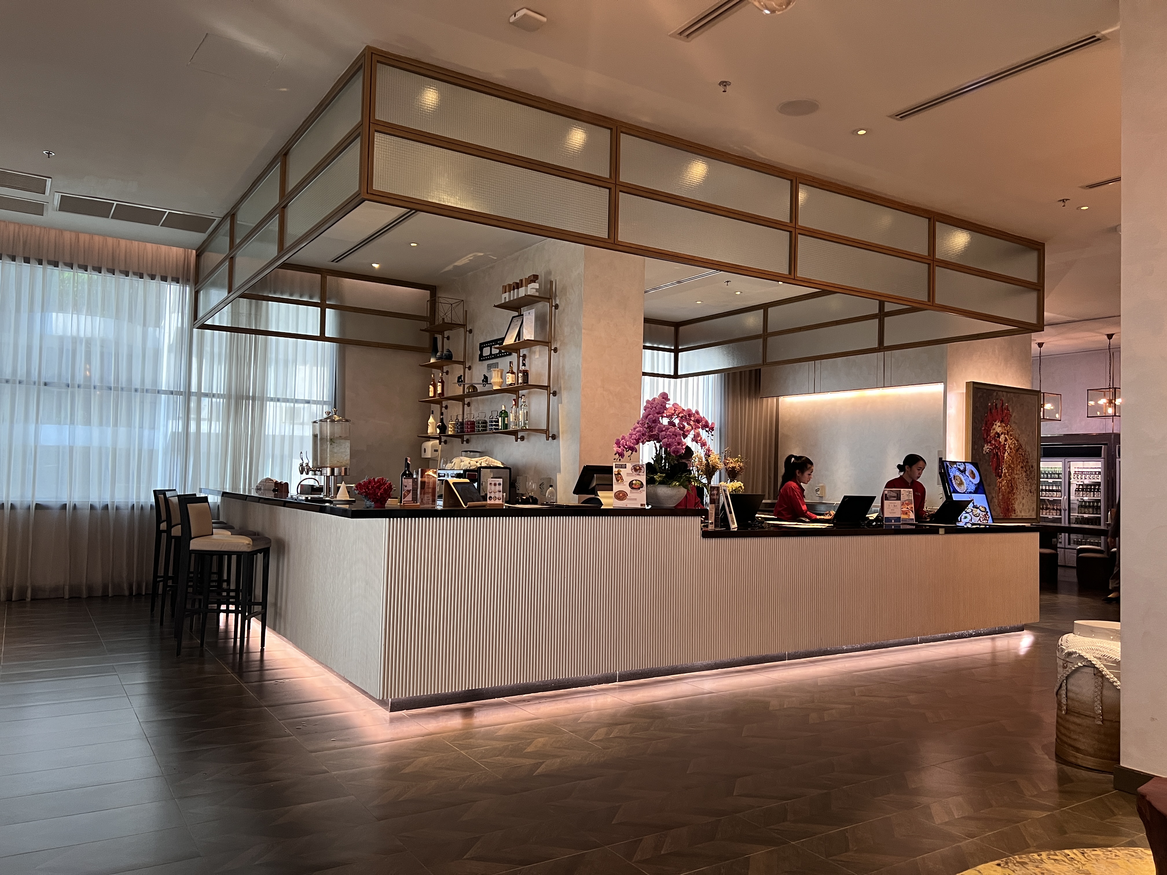 Hyatt Place Bangkok Sukhumvit lobby check in desk